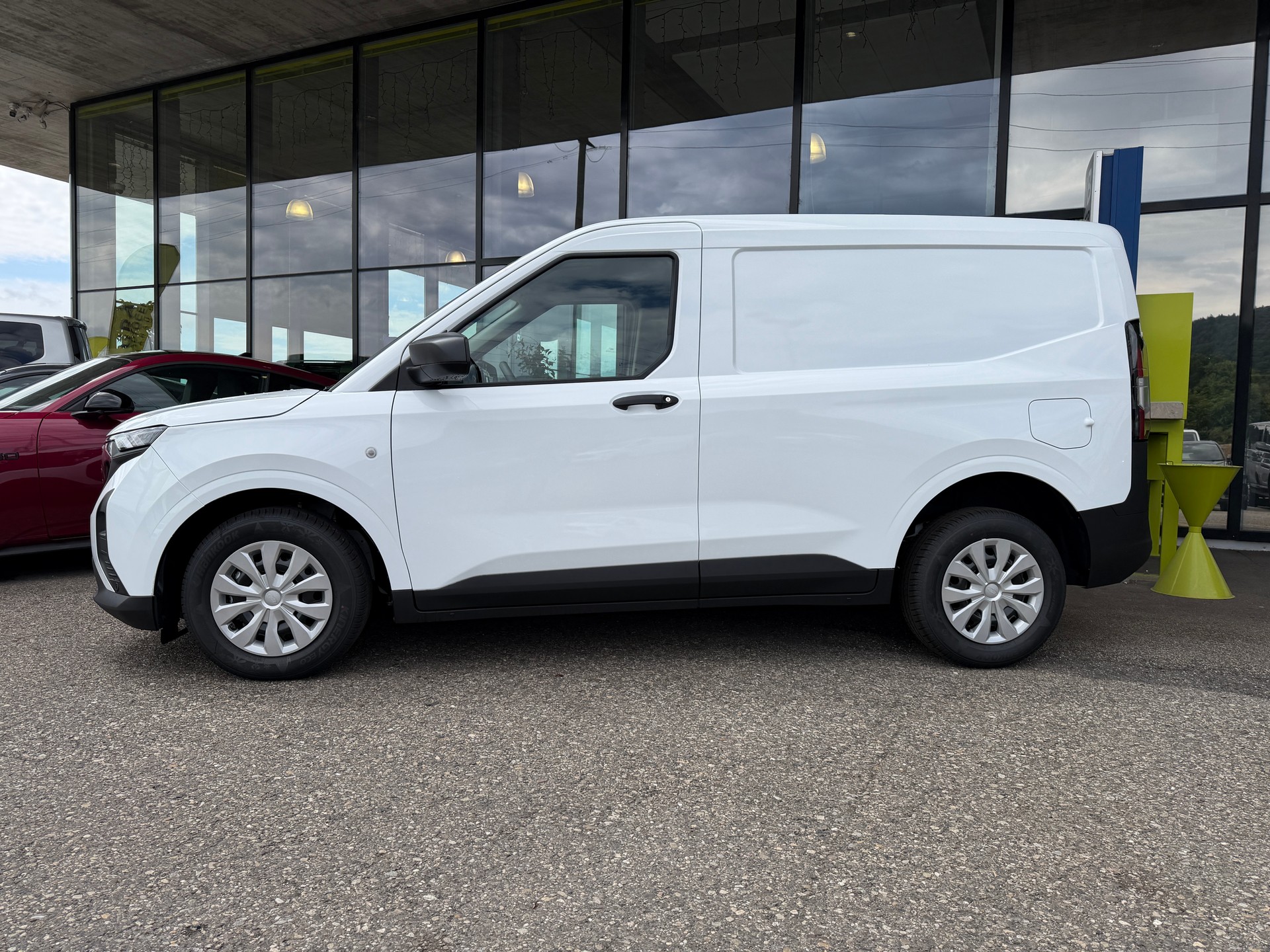 FORD Transit Courier Van 1.0 EcoBoost Trend Automat-showroom-element-2