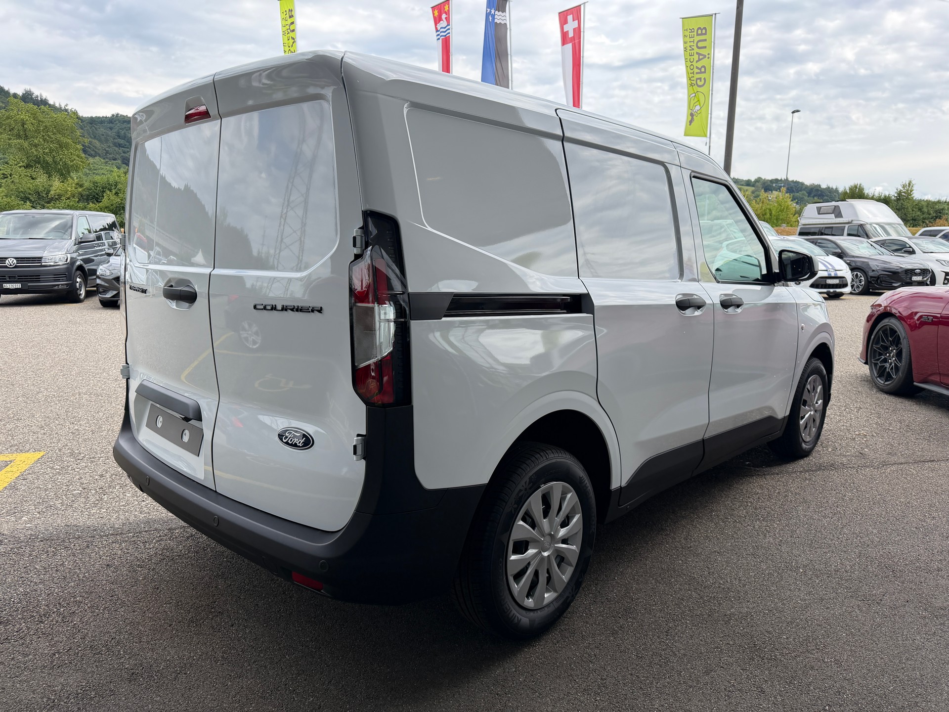 FORD Transit Courier Van 1.0 EcoBoost Trend Automat-image-5
