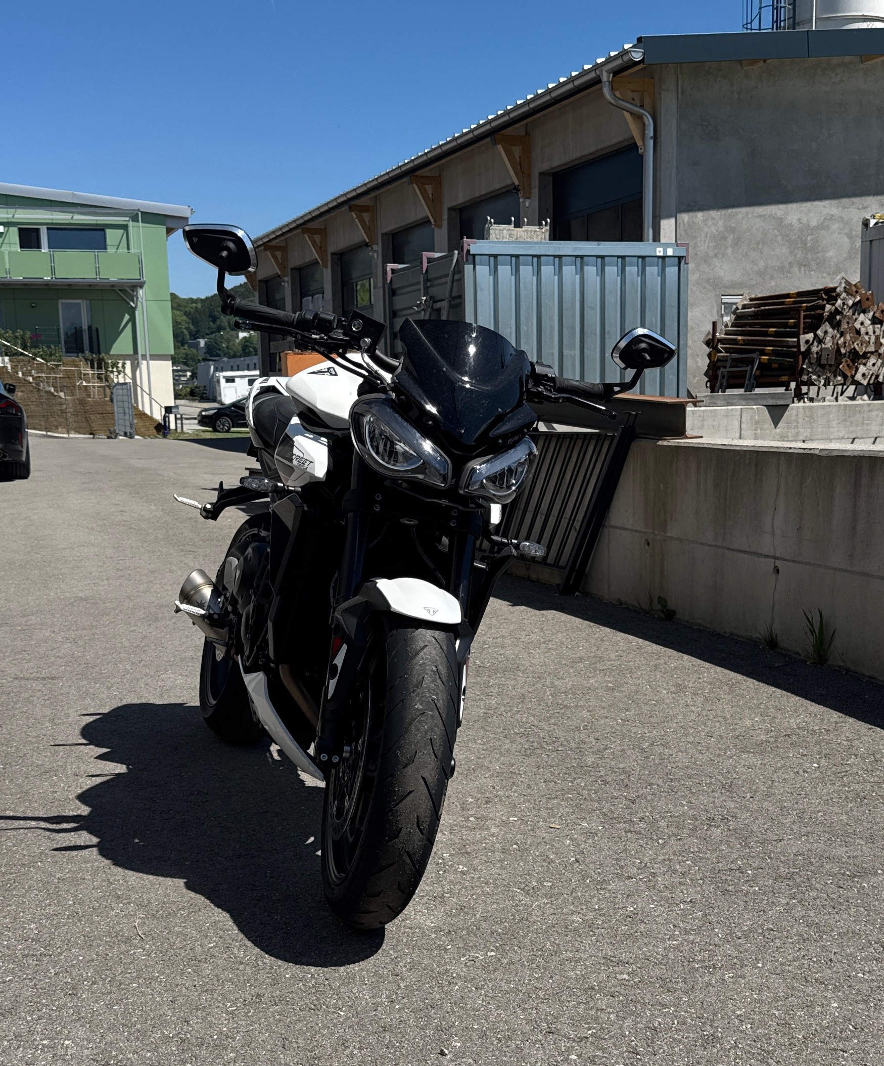 TRIUMPH Street Triple R 765-image-2