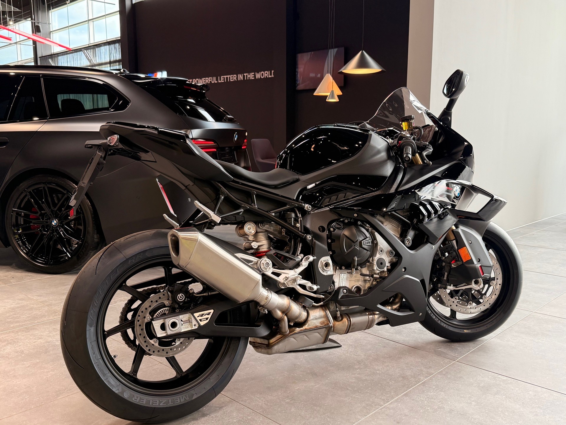 BMW S 1000 RR-showroom-element-2