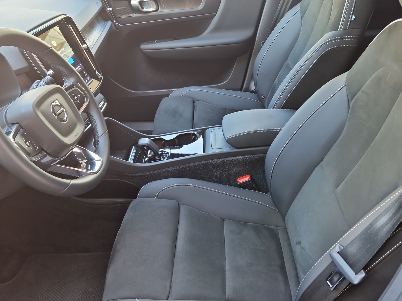 VOLVO XC40 P8 Twin Ultimate AWD-showroom-element-3