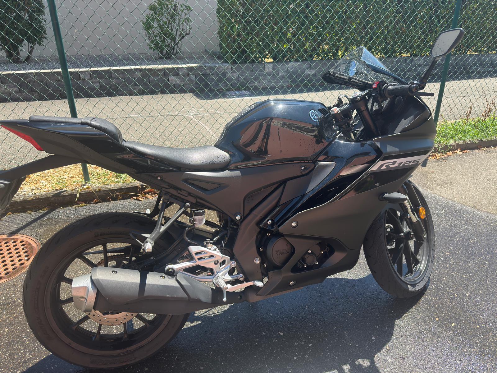YAMAHA YZF-R 125-image-1