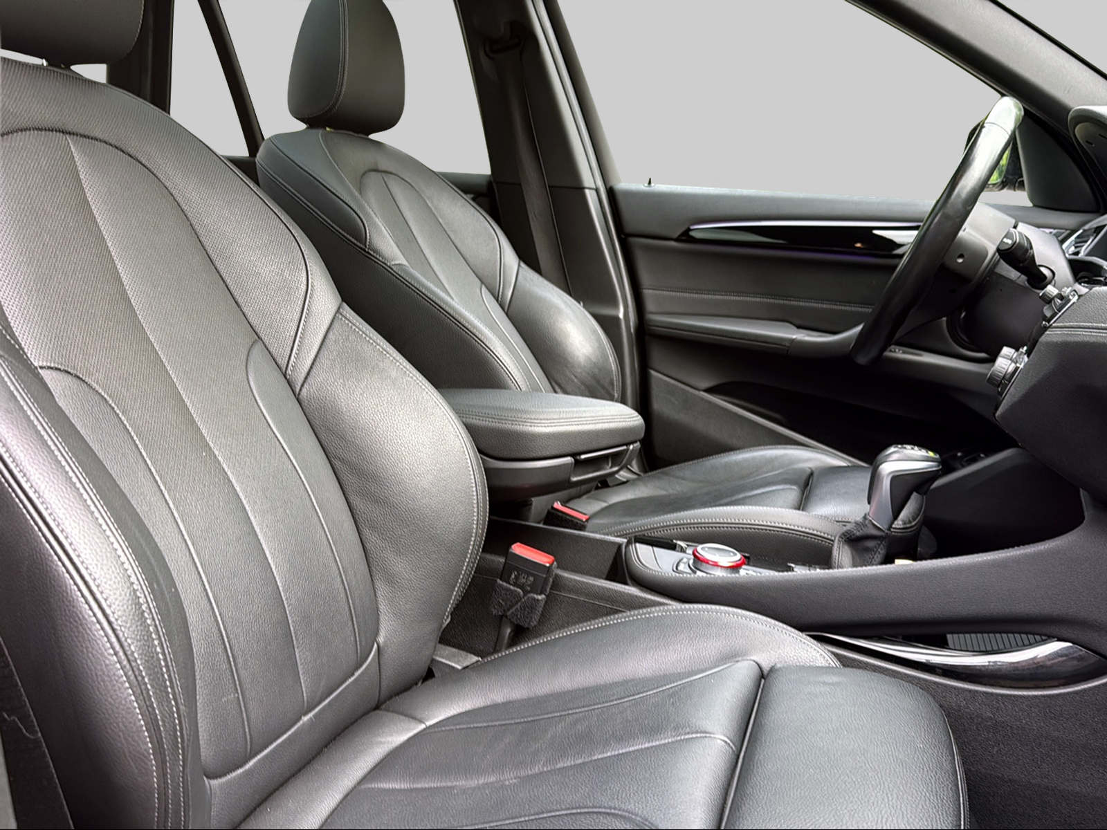 BMW X1 xDrive 25e M Sport Steptronic-image-12