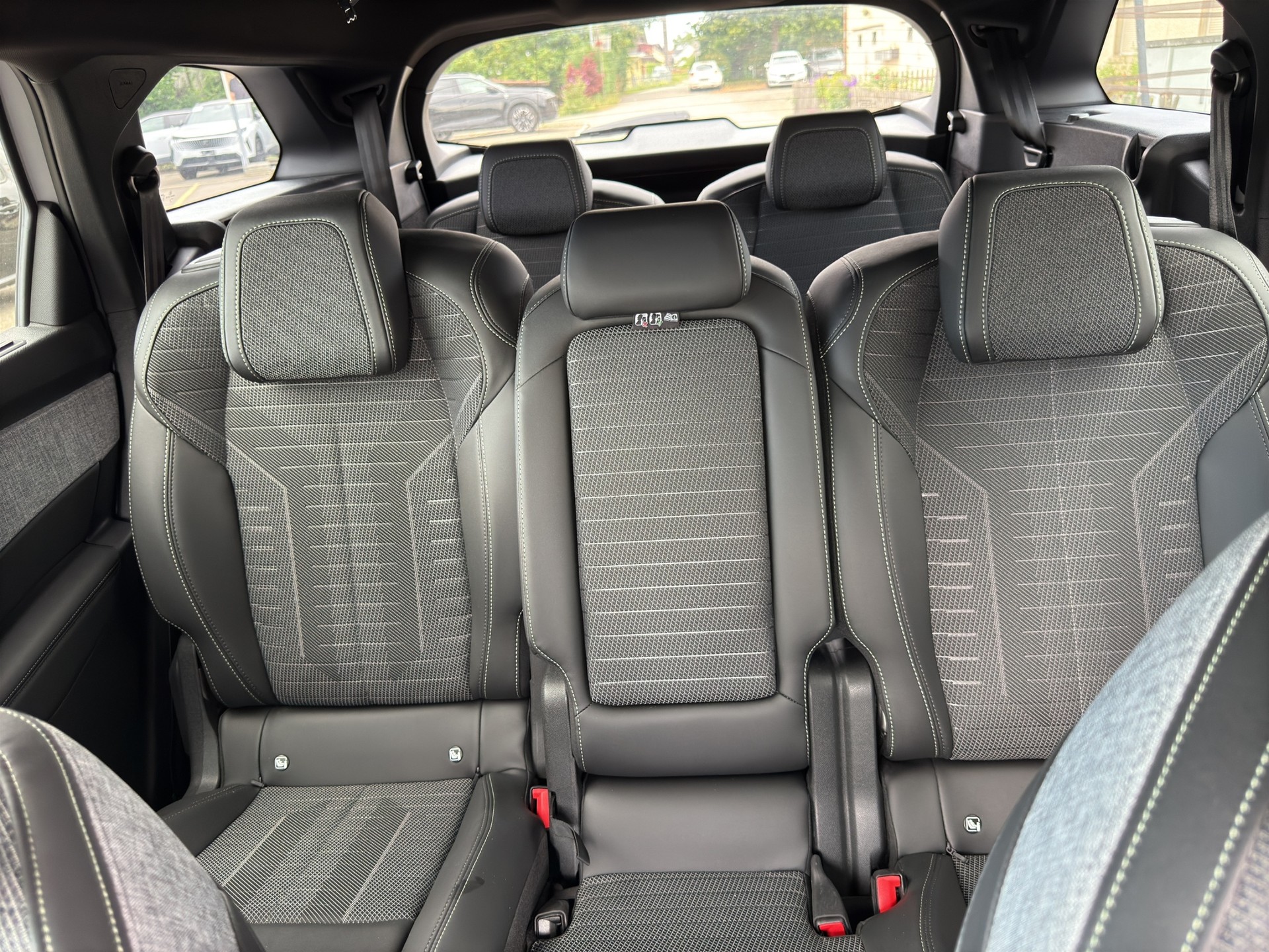 PEUGEOT 5008 1.2 Hybrid e-DCS6 GT 7 Plätzer-image-35