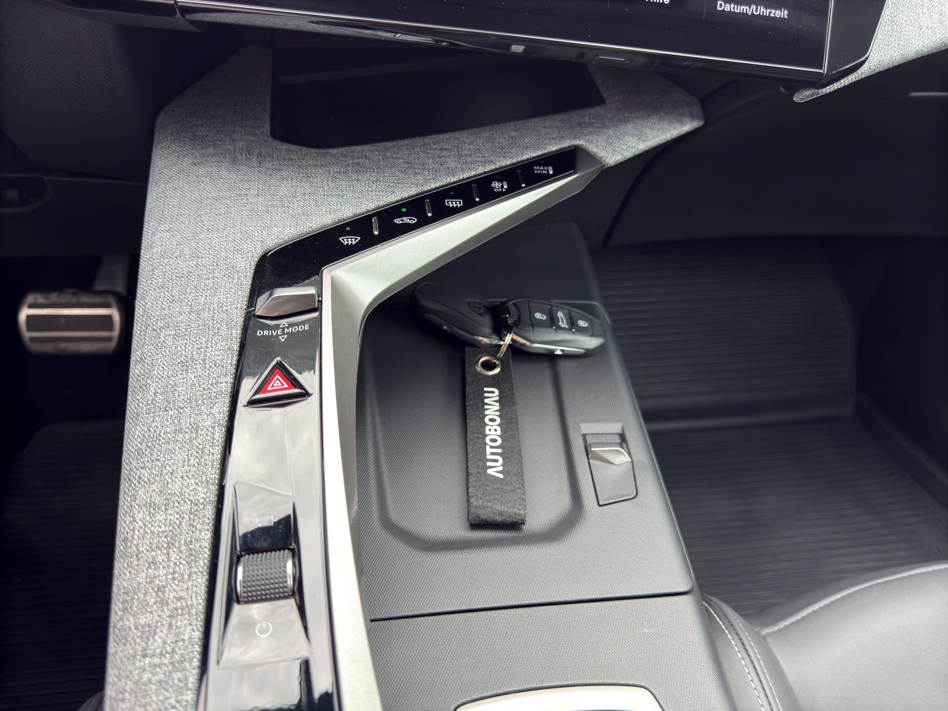 PEUGEOT 5008 1.2 Hybrid e-DCS6 GT 7 Plätzer-image-29