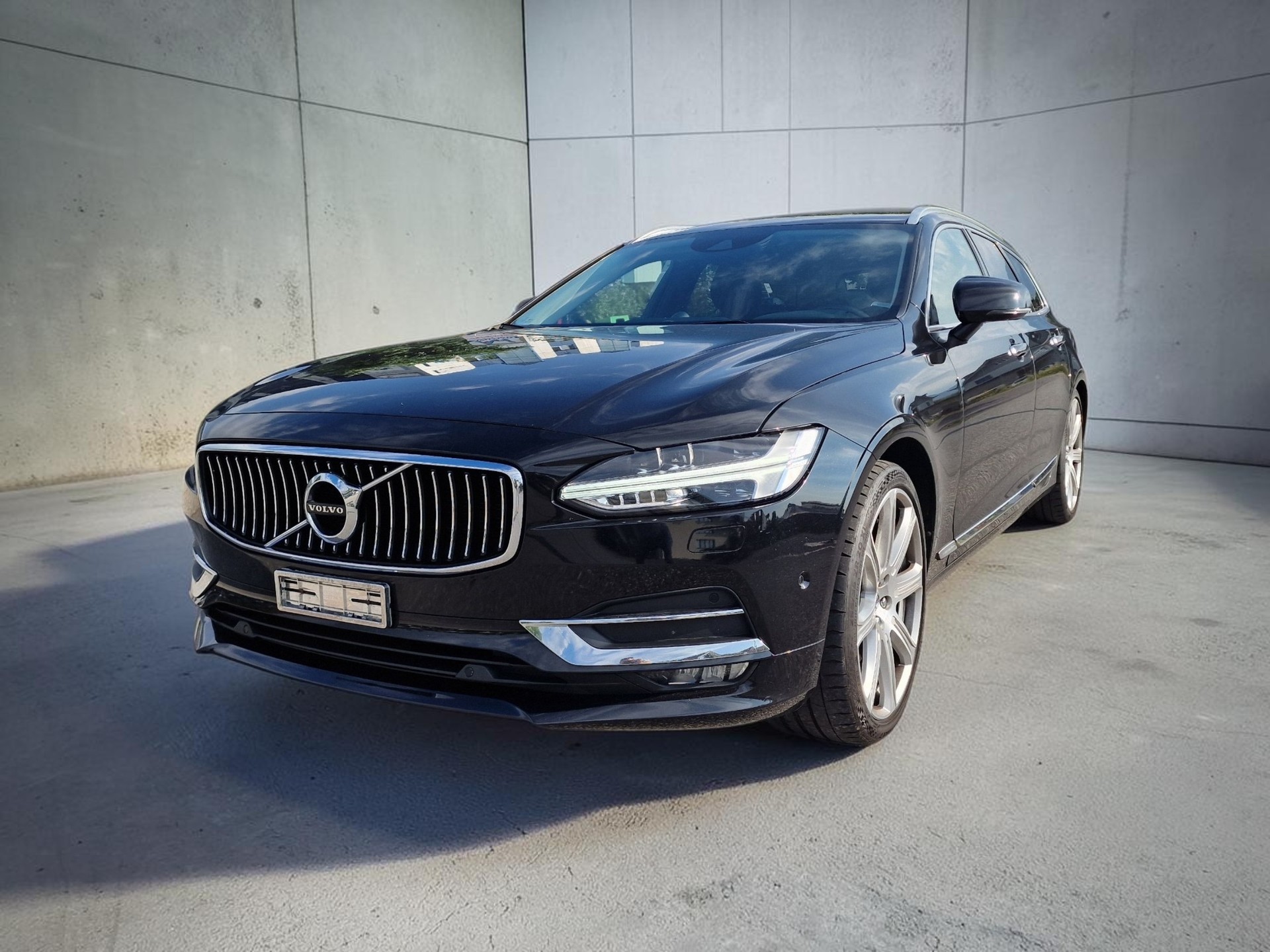 VOLVO V90 T6 AWD Inscription Geartronic 8xAlu 12Mt Gara-showroom-element-1