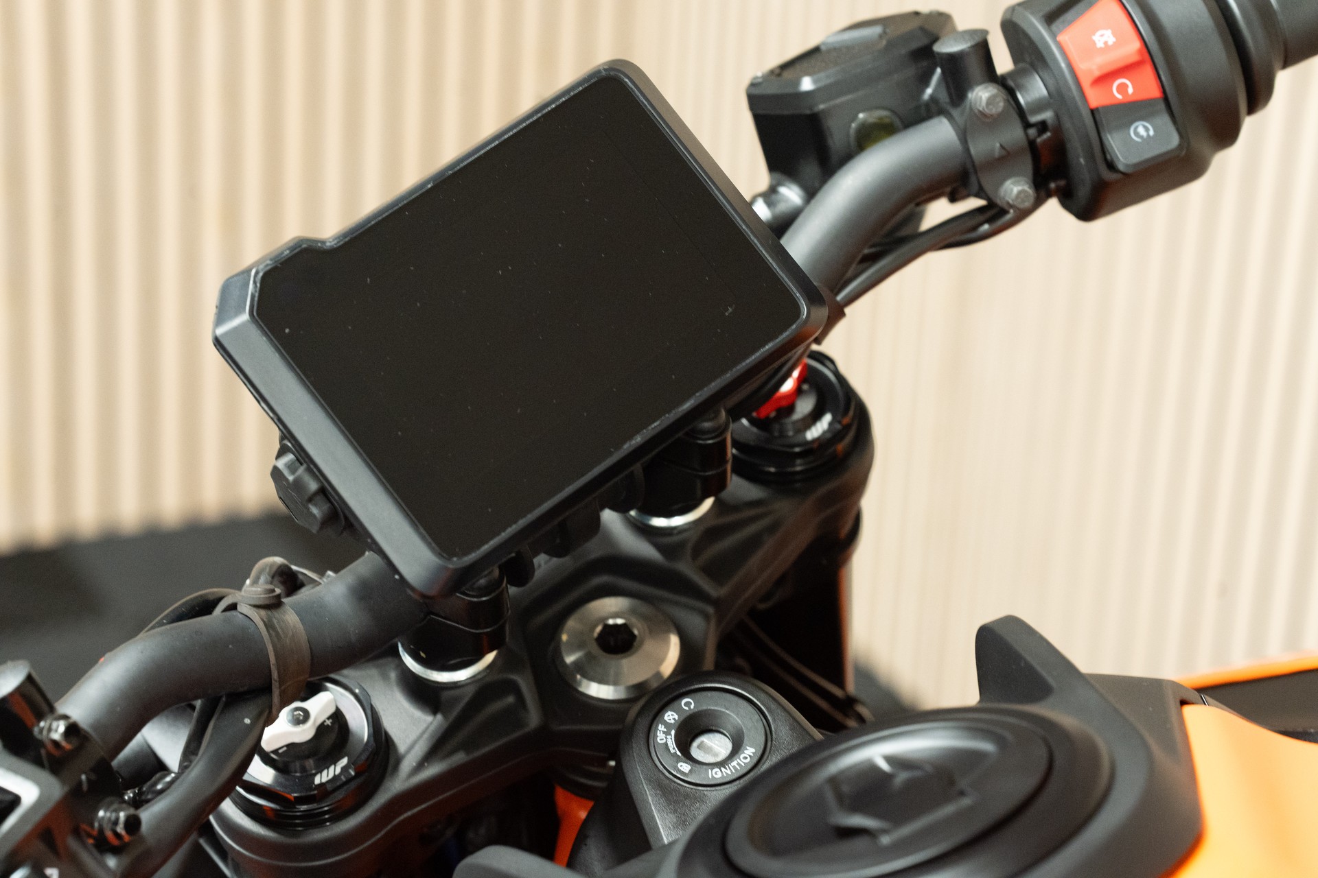 KTM 390 Duke-image-3
