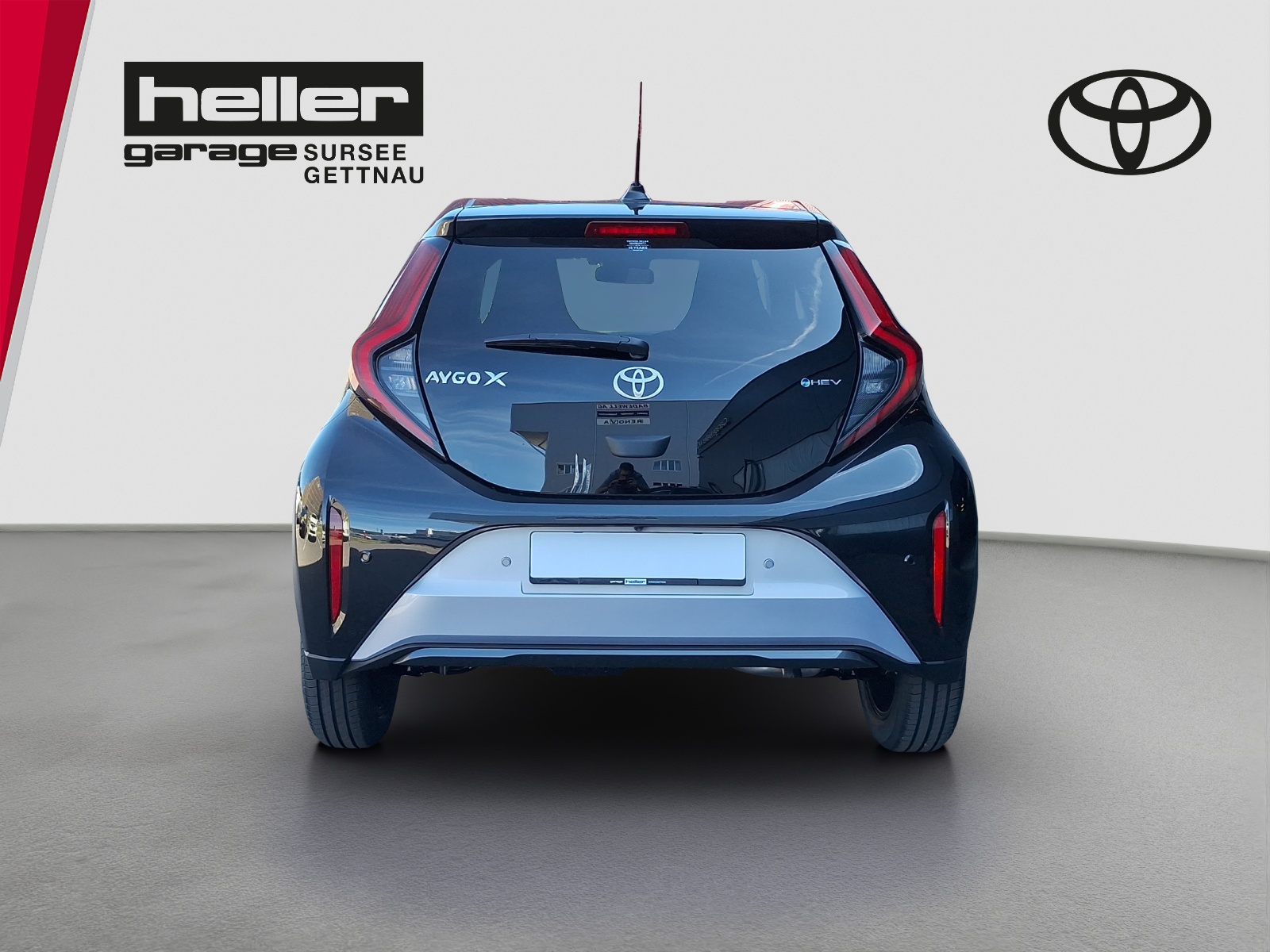 TOYOTA Aygo X 1.5 VVT-i HSD Style-showroom-element-3