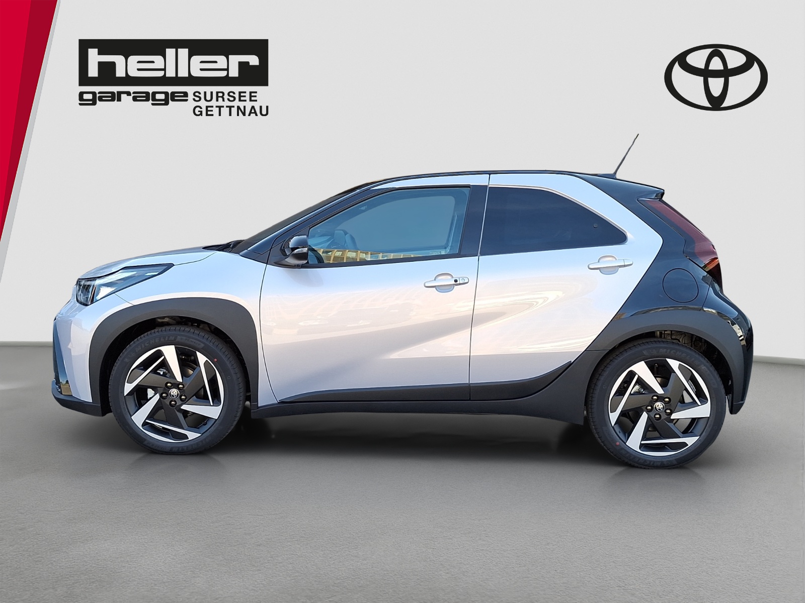 TOYOTA Aygo X 1.5 VVT-i HSD Style-showroom-element-1