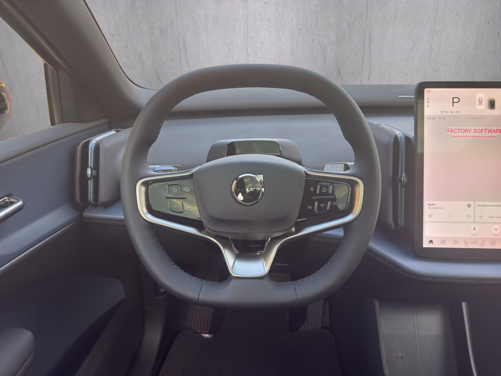 VOLVO EX30 P8 69 kWh AWD Ultra-image-11