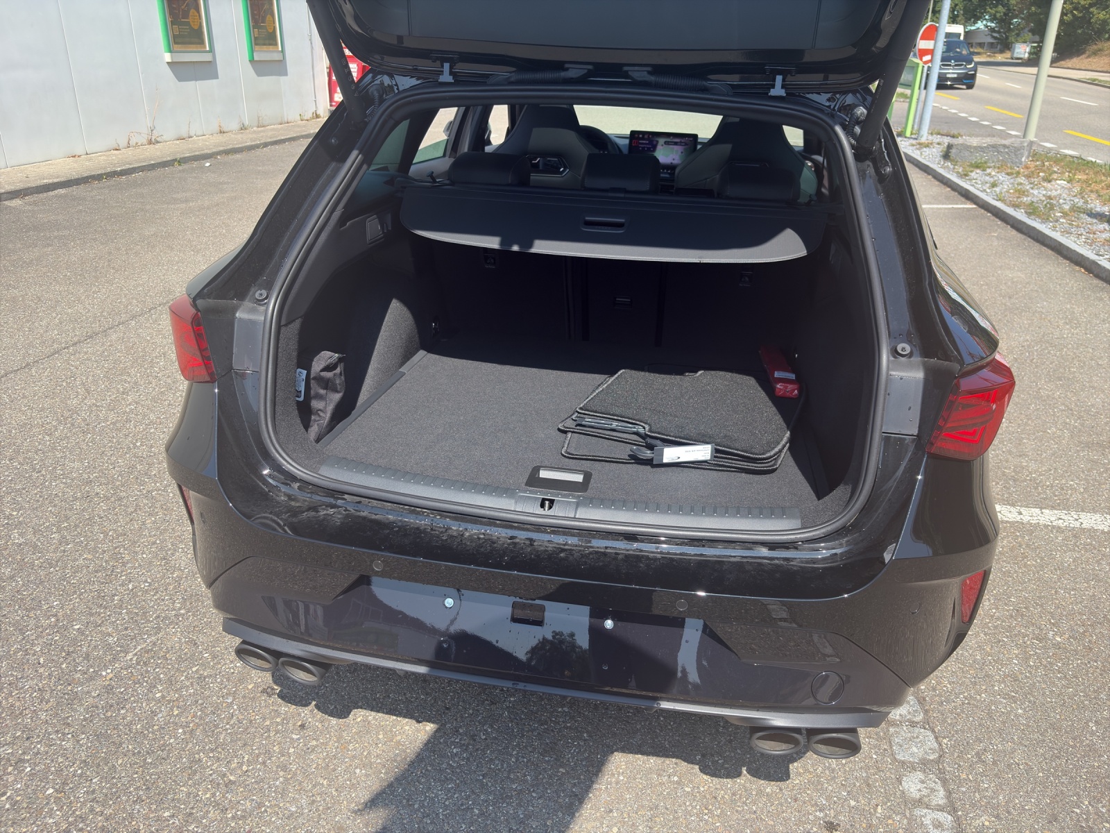 CUPRA Leon ST 2.0 TSI 333 VZ 4Drive DSG-image-17