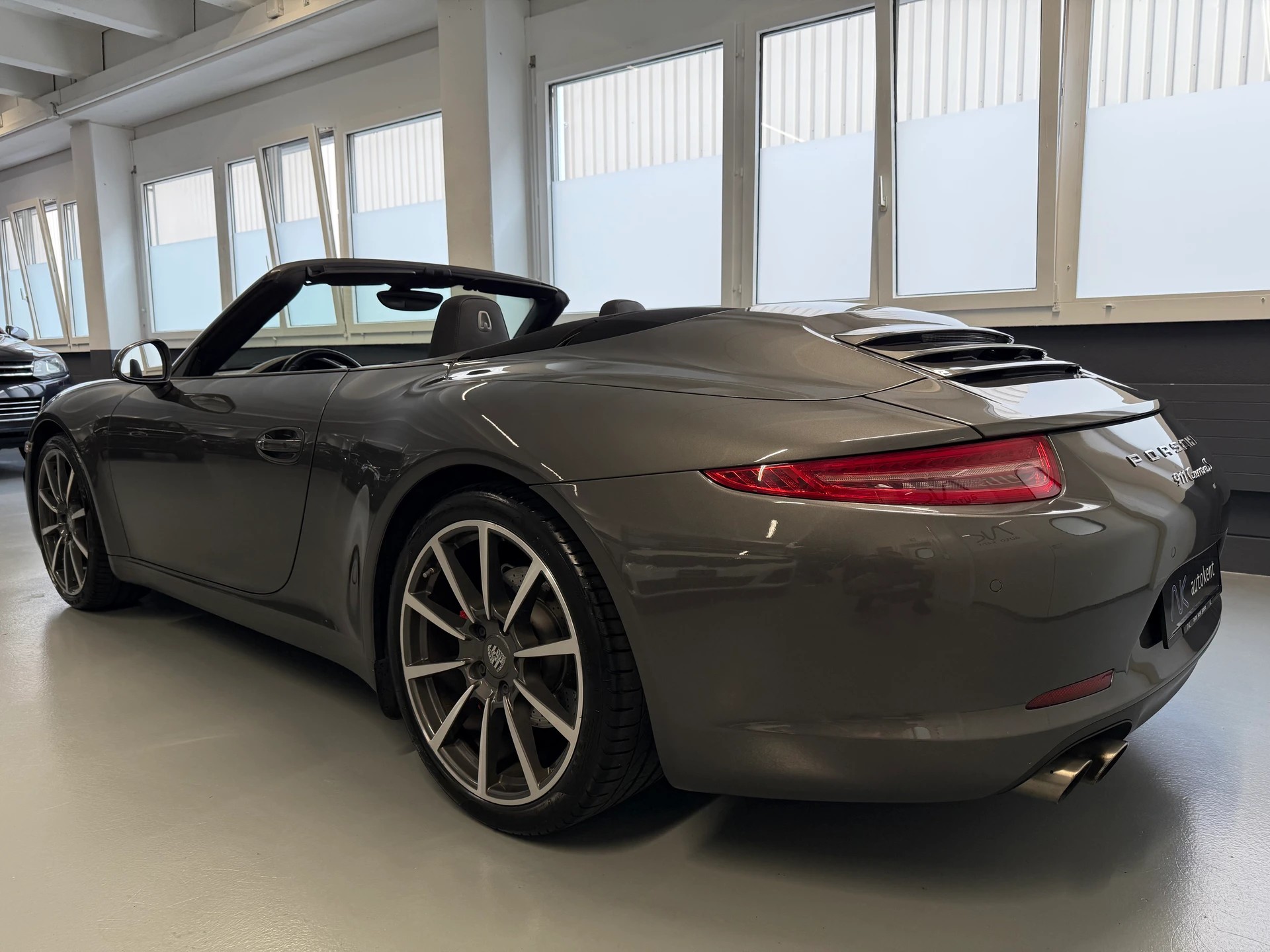 PORSCHE 911 Cabrio Carrera S PDK-showroom-element-3