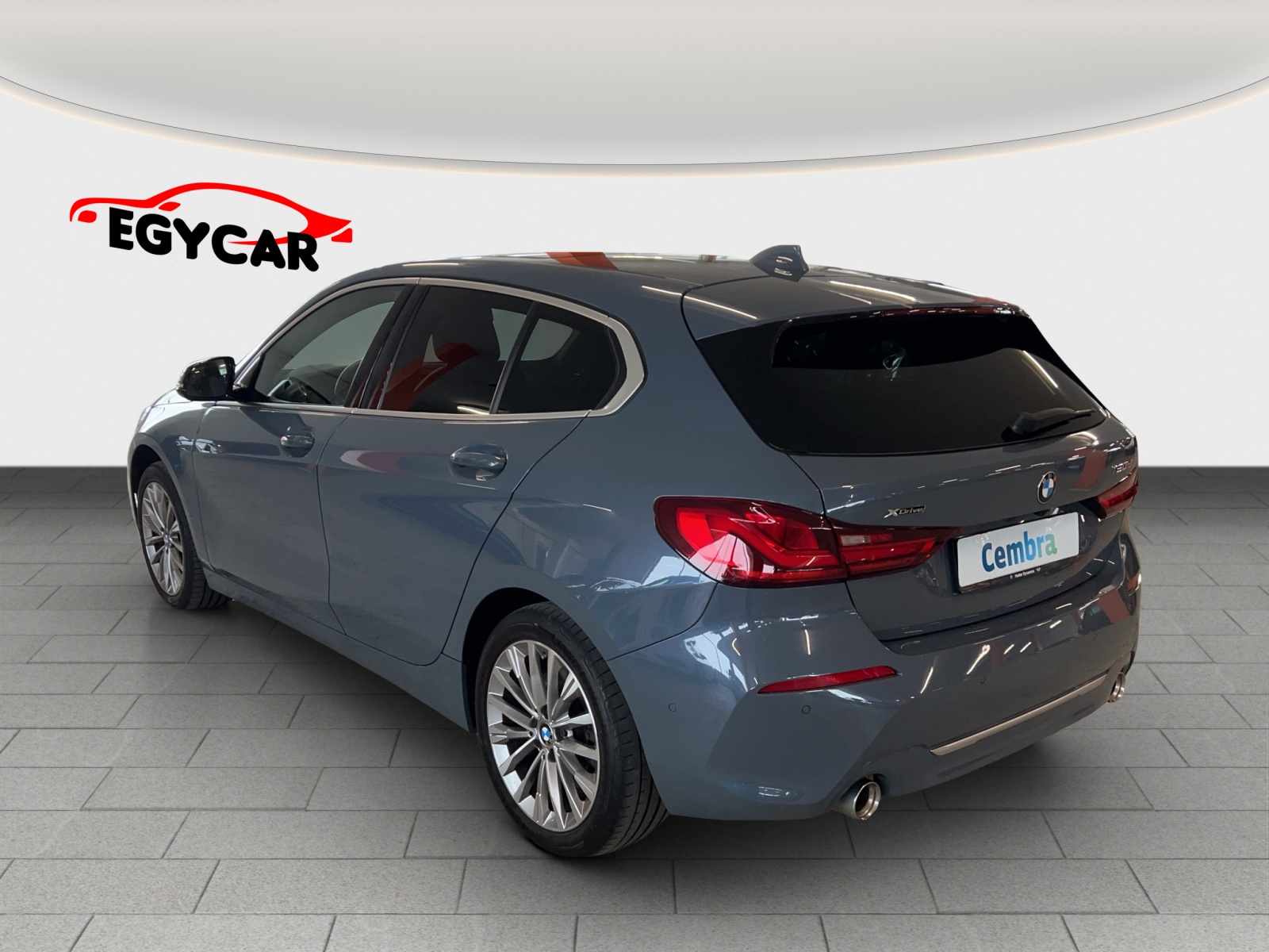 BMW 120d xDrive Steptronic Luxury Line-image-4