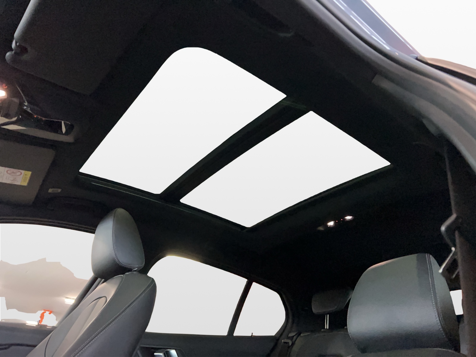 BMW 120d xDrive Steptronic Luxury Line-image-13