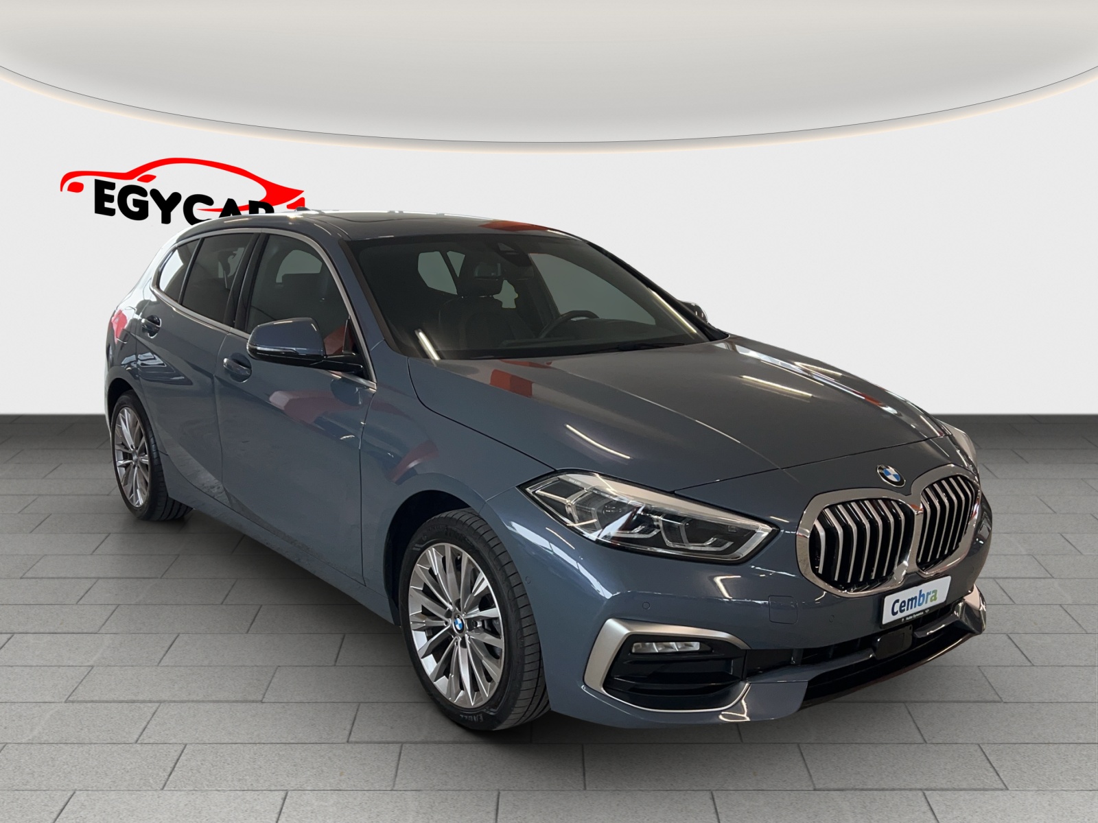 BMW 120d xDrive Steptronic Luxury Line-showroom-element-1