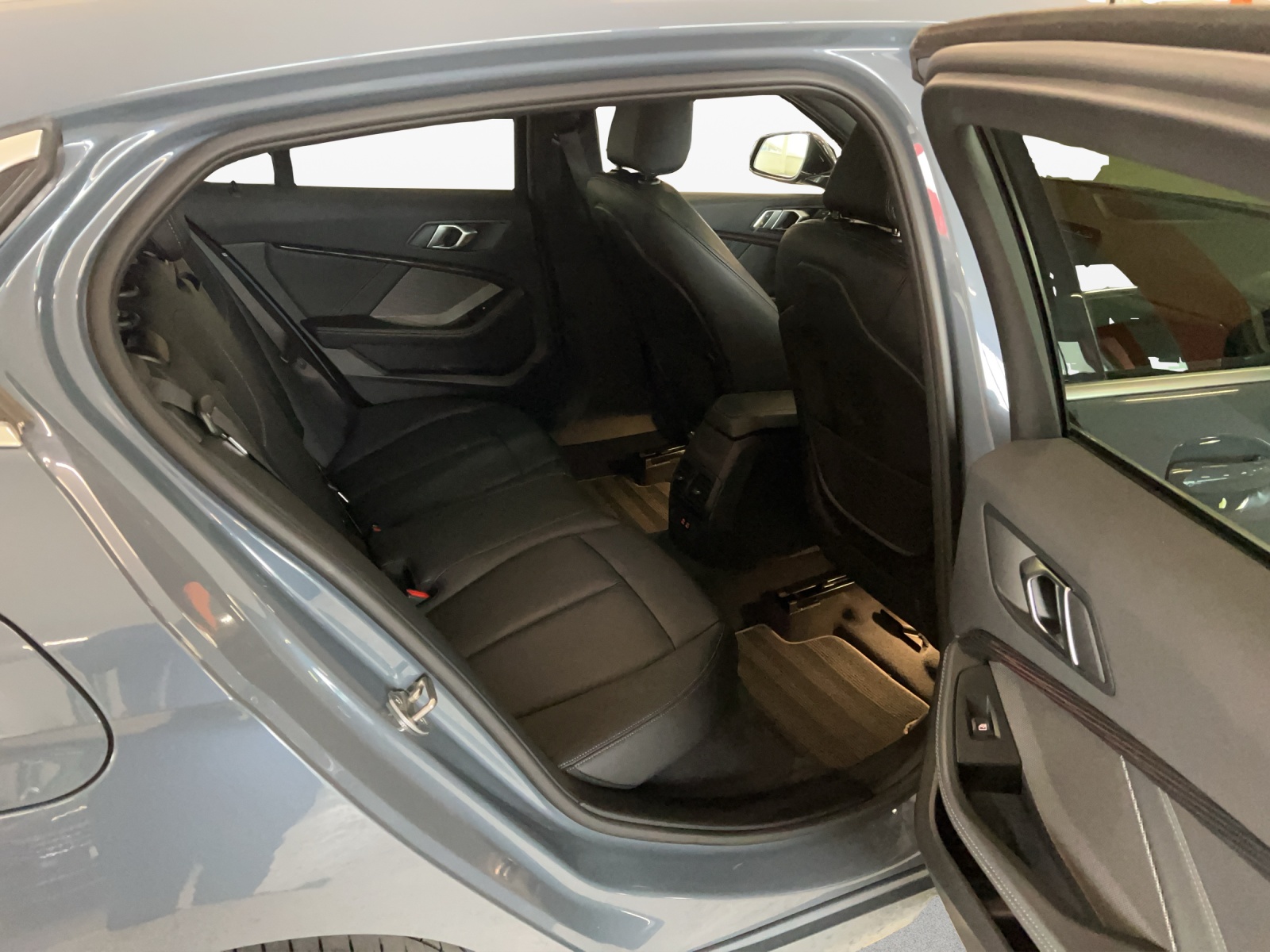 BMW 120d xDrive Steptronic Luxury Line-image-10