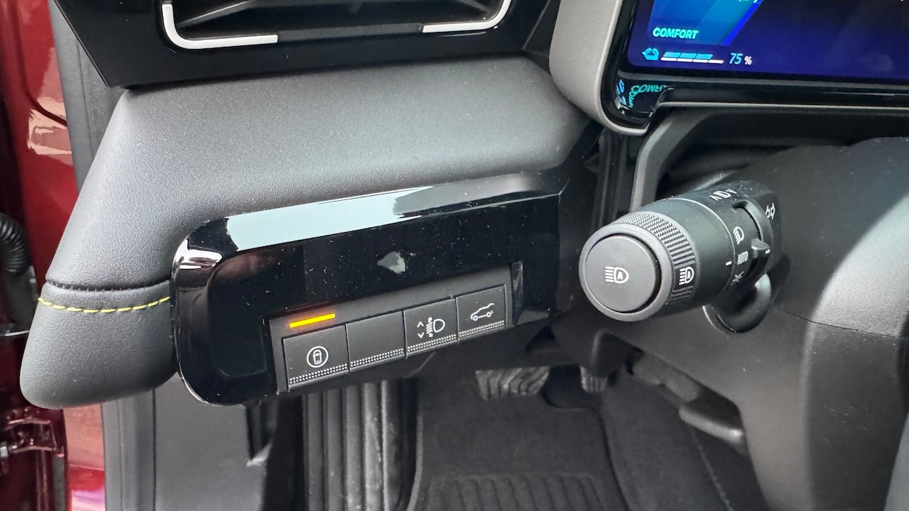 RENAULT R4 E-Tech Comfort Range 52 kWh Iconic * Vollausstattung * Toutes Options *-image-15