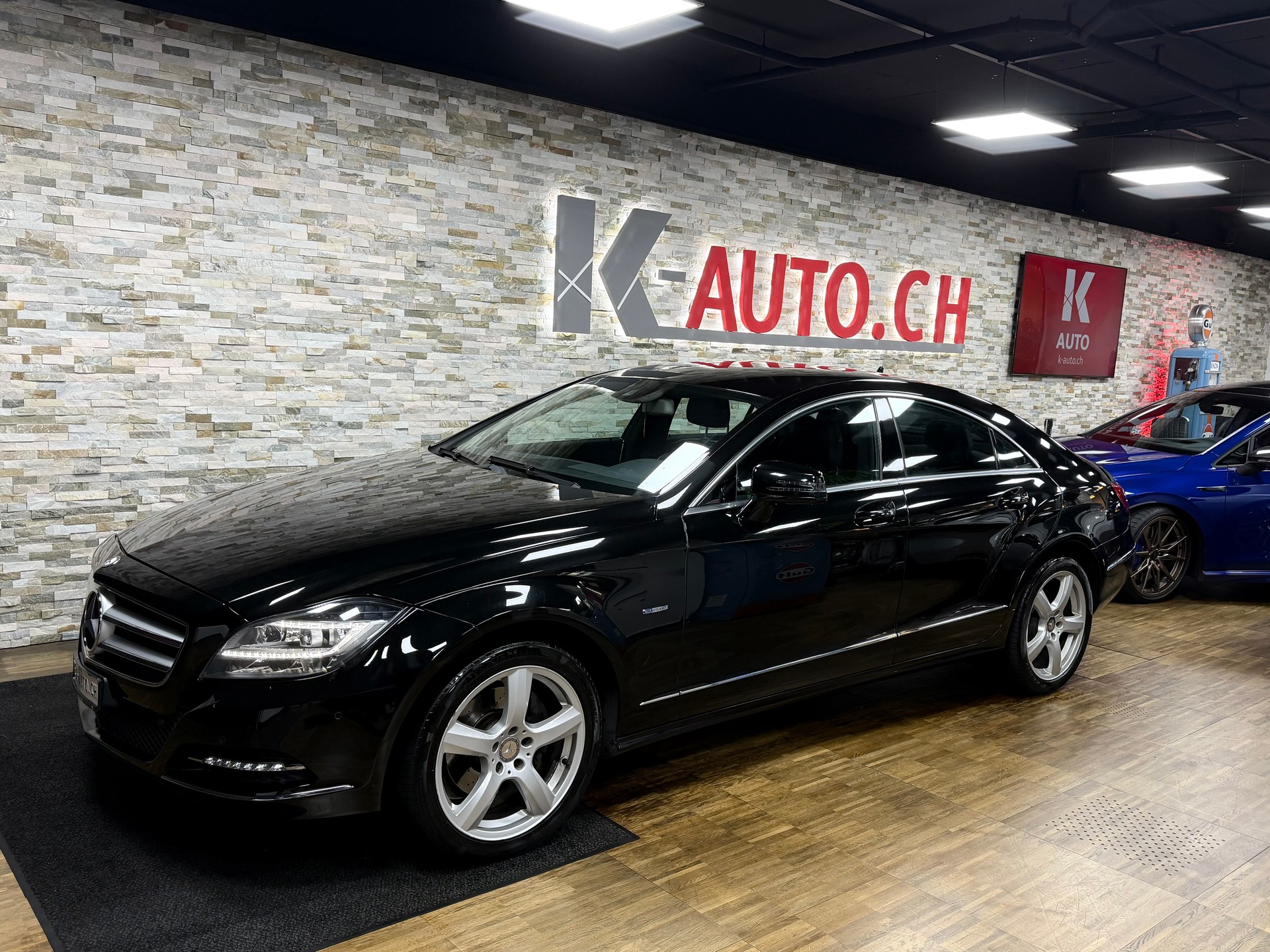 MERCEDES-BENZ CLS 350 7G-Tronic-showroom-element-1