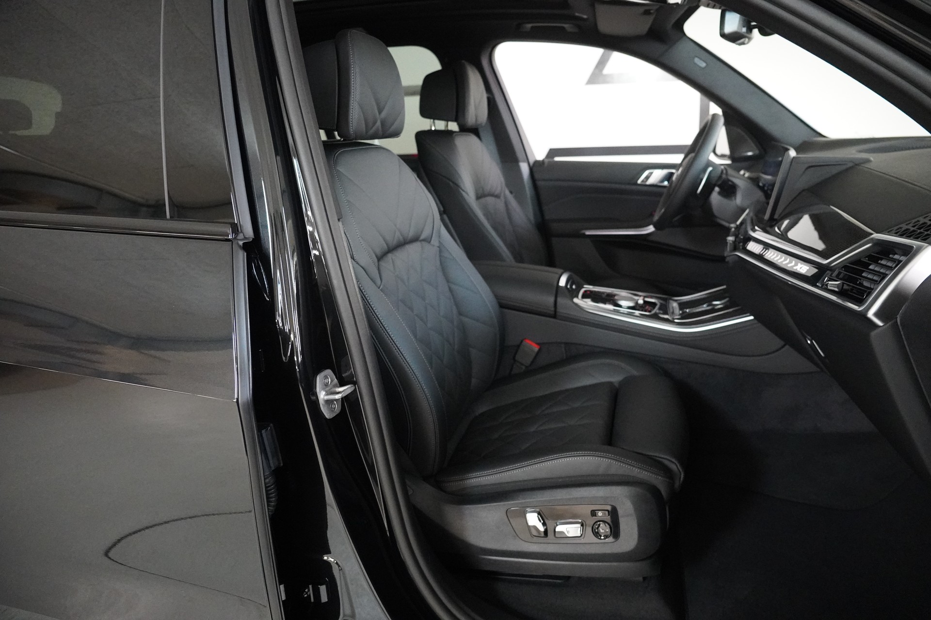 BMW X5 xDrive 48V 30d M Sport Steptronic-image-14