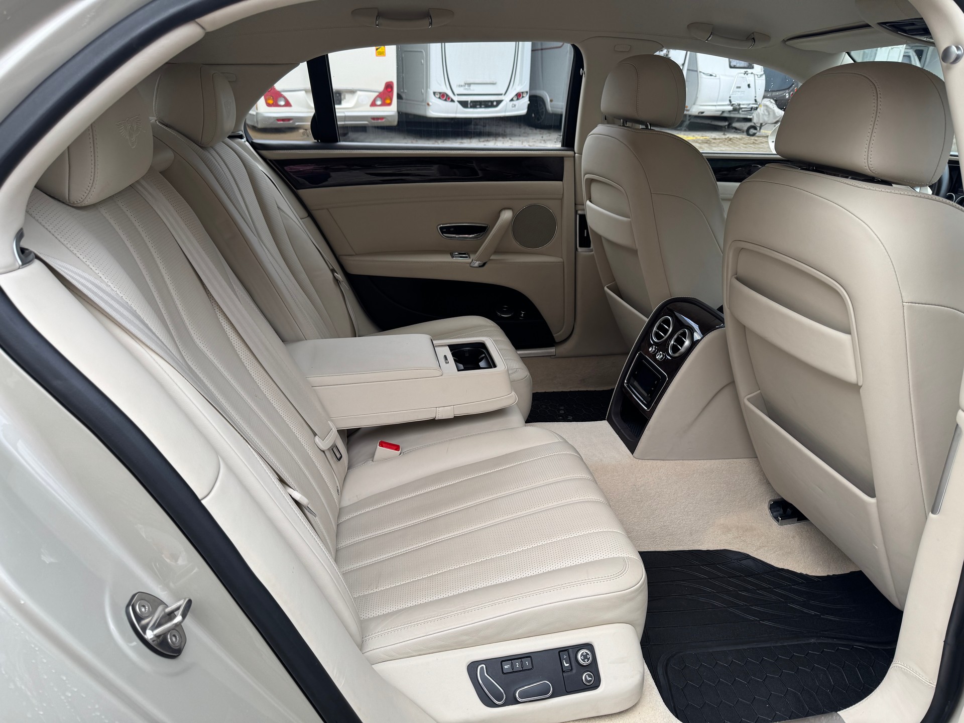 BENTLEY 6.0 V12-image-3