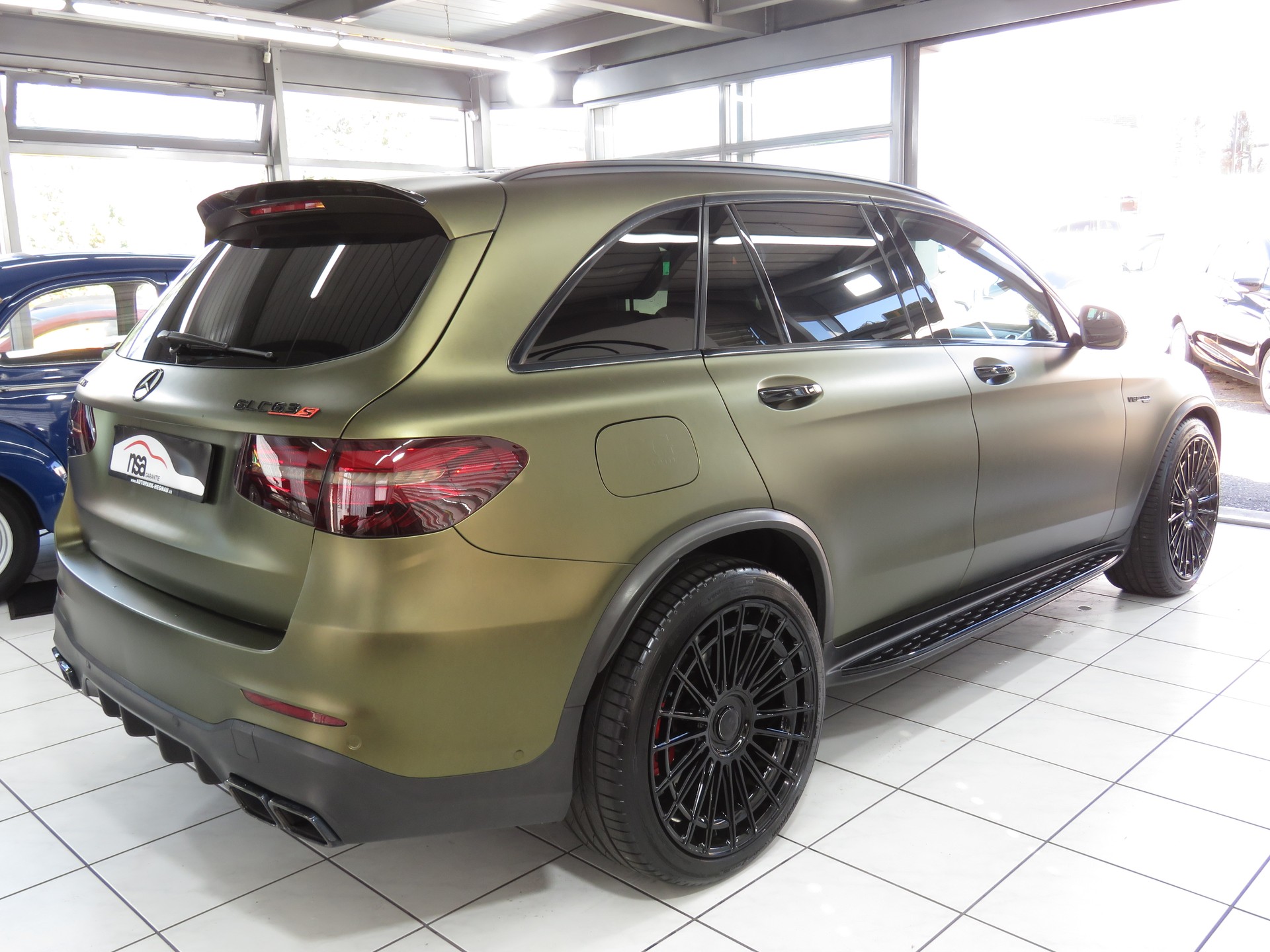 MERCEDES-BENZ GLC 63 S AMG 4-Matic+ 9G-Tronic (Automat, AHK 2'170 kg) "foliert"-showroom-element-3