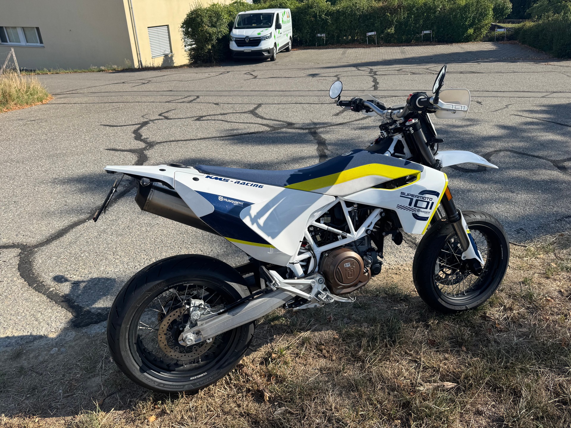 HUSQVARNA 701 Supermoto-image-0
