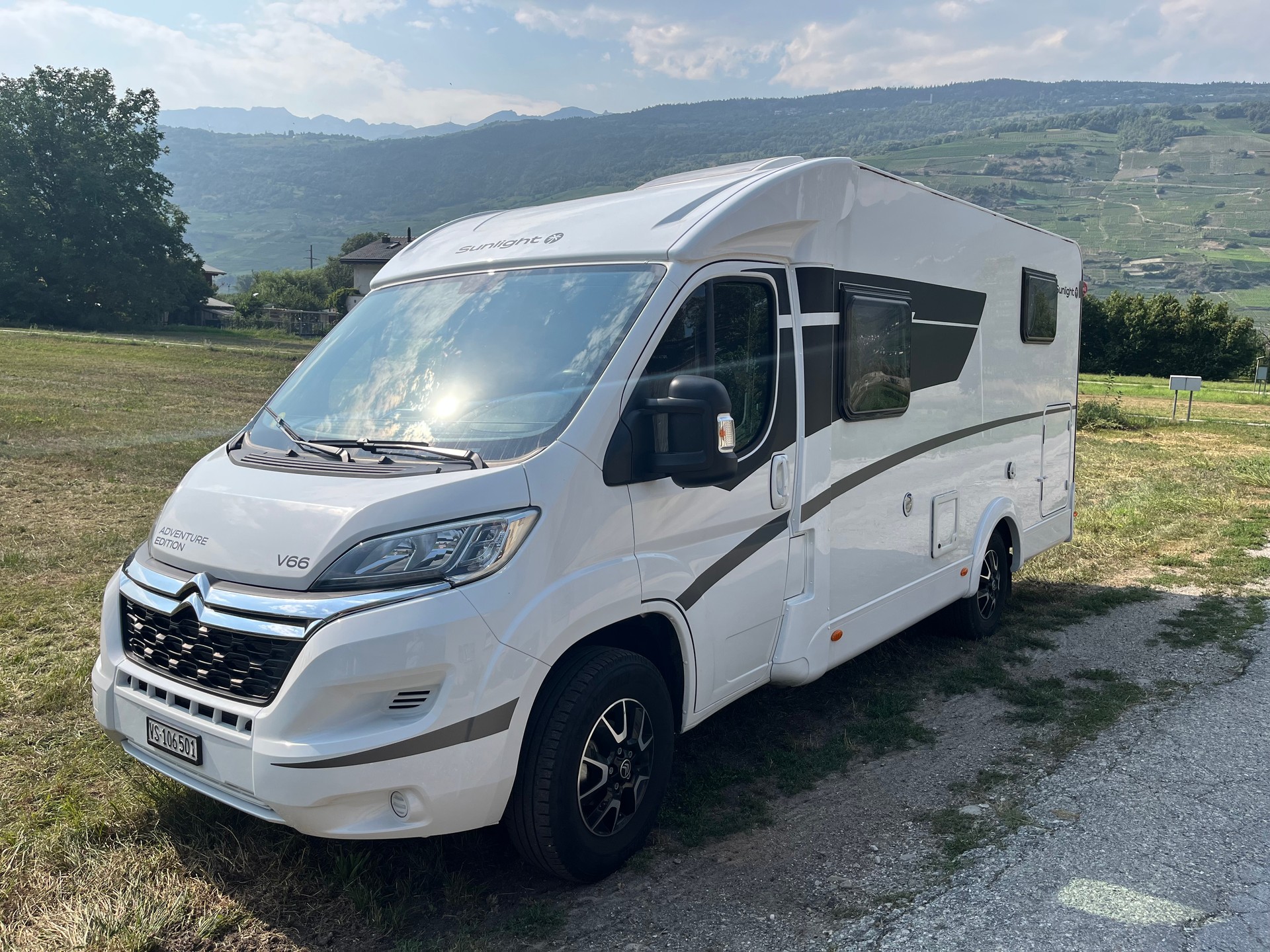 SUNLIGHT V66 Adventure