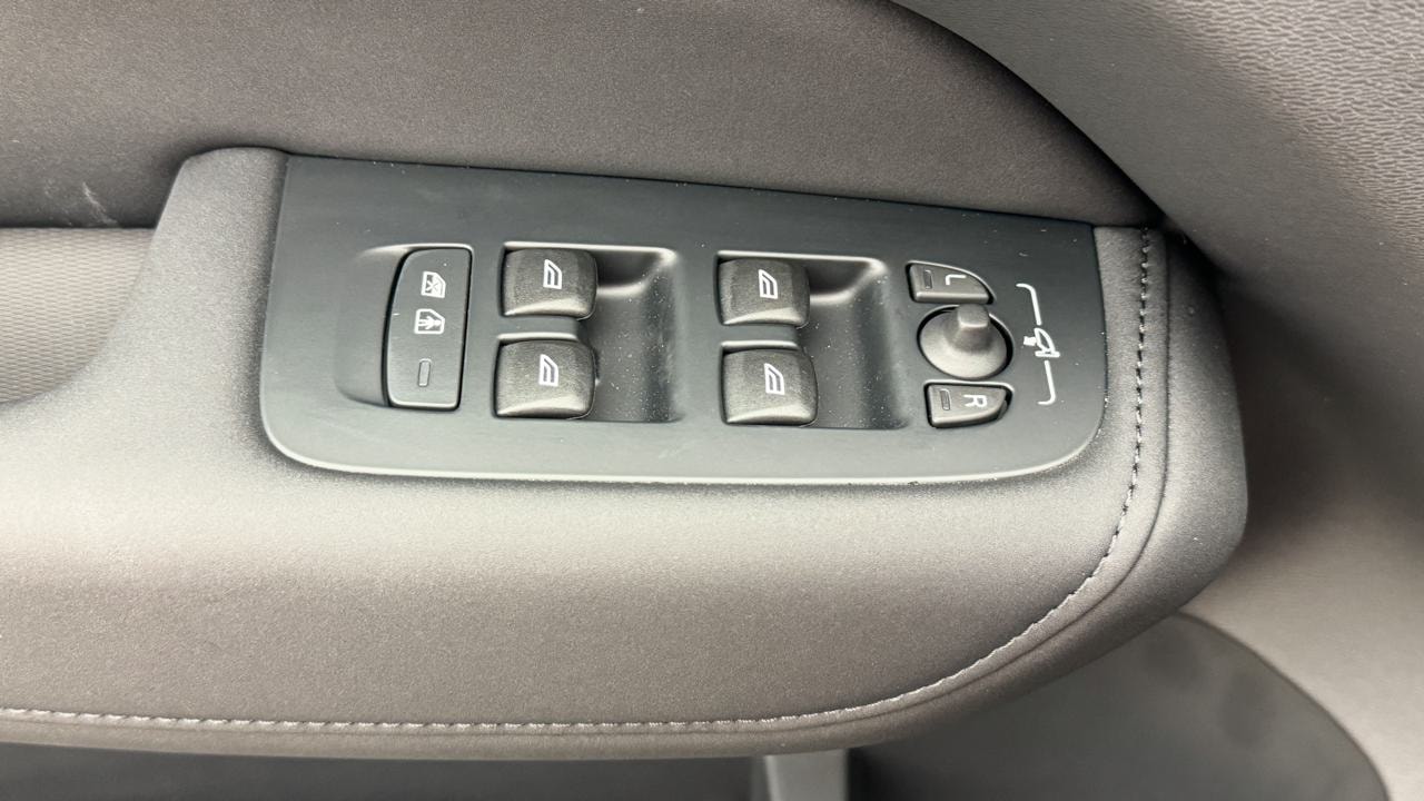 VOLVO XC60 T6 eAWD PluginHybrid Plus Dark Geartronic-image-8