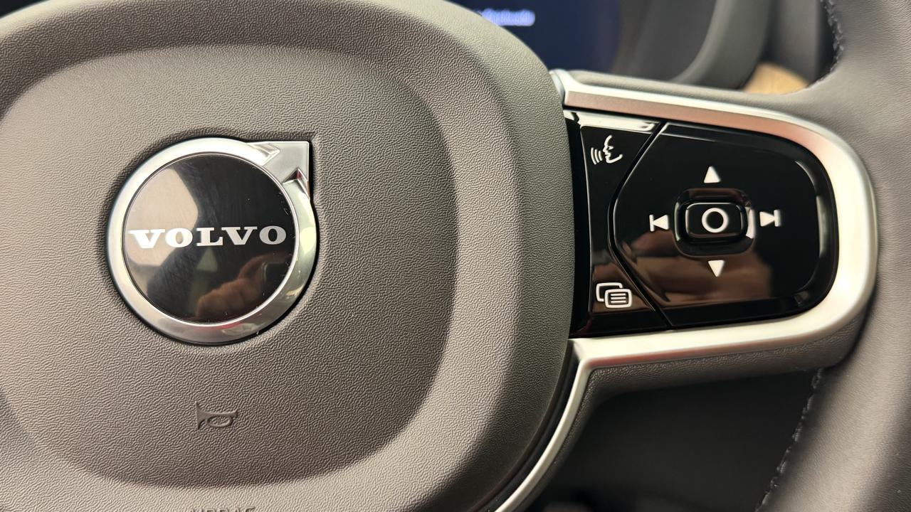VOLVO XC60 T6 eAWD PluginHybrid Plus Dark Geartronic-image-9