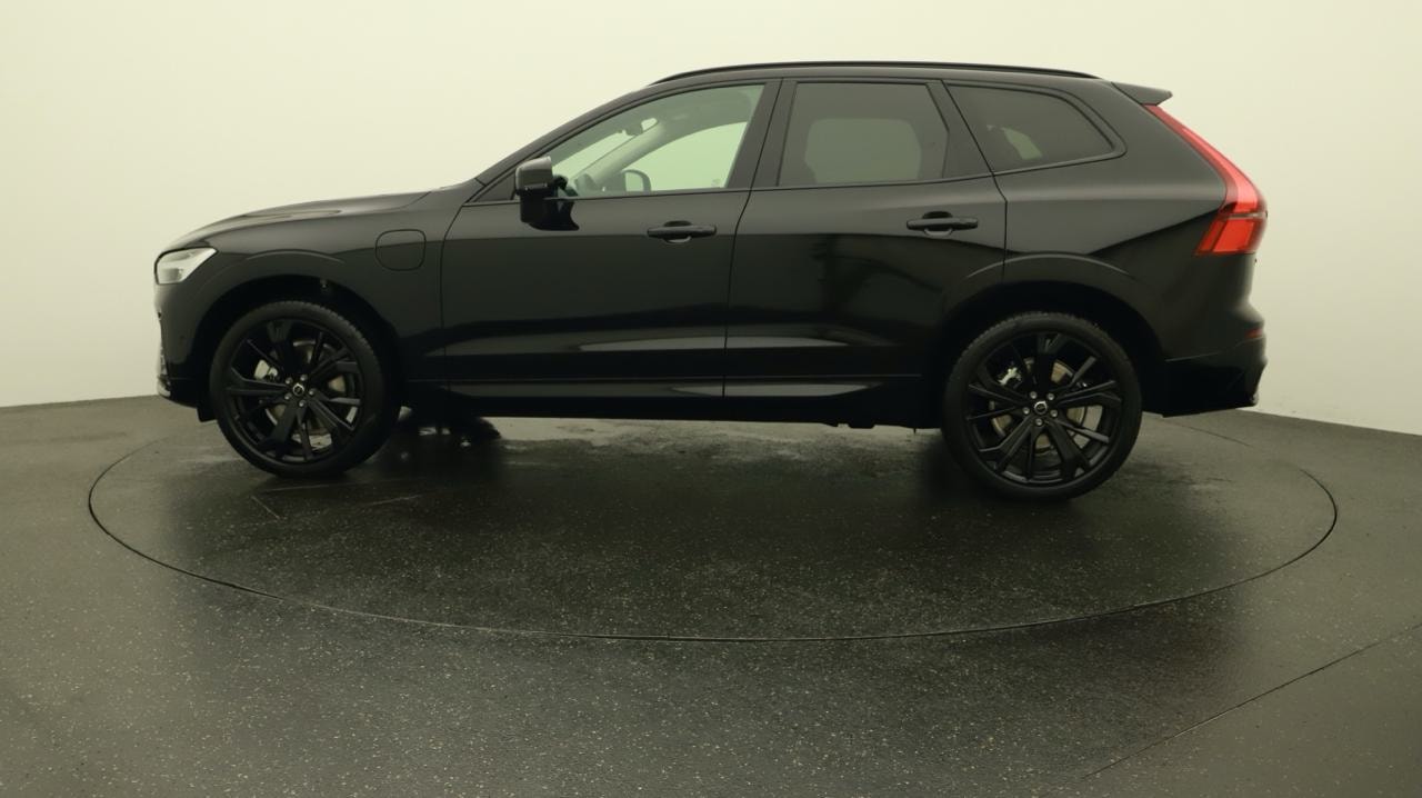 VOLVO XC60 T6 eAWD PluginHybrid Plus Dark Geartronic-showroom-element-1