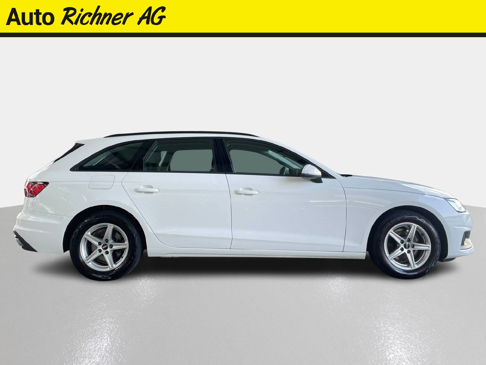 AUDI A4 Avant 2.0 35 TDI Attraction S-Tronic-showroom-element-2