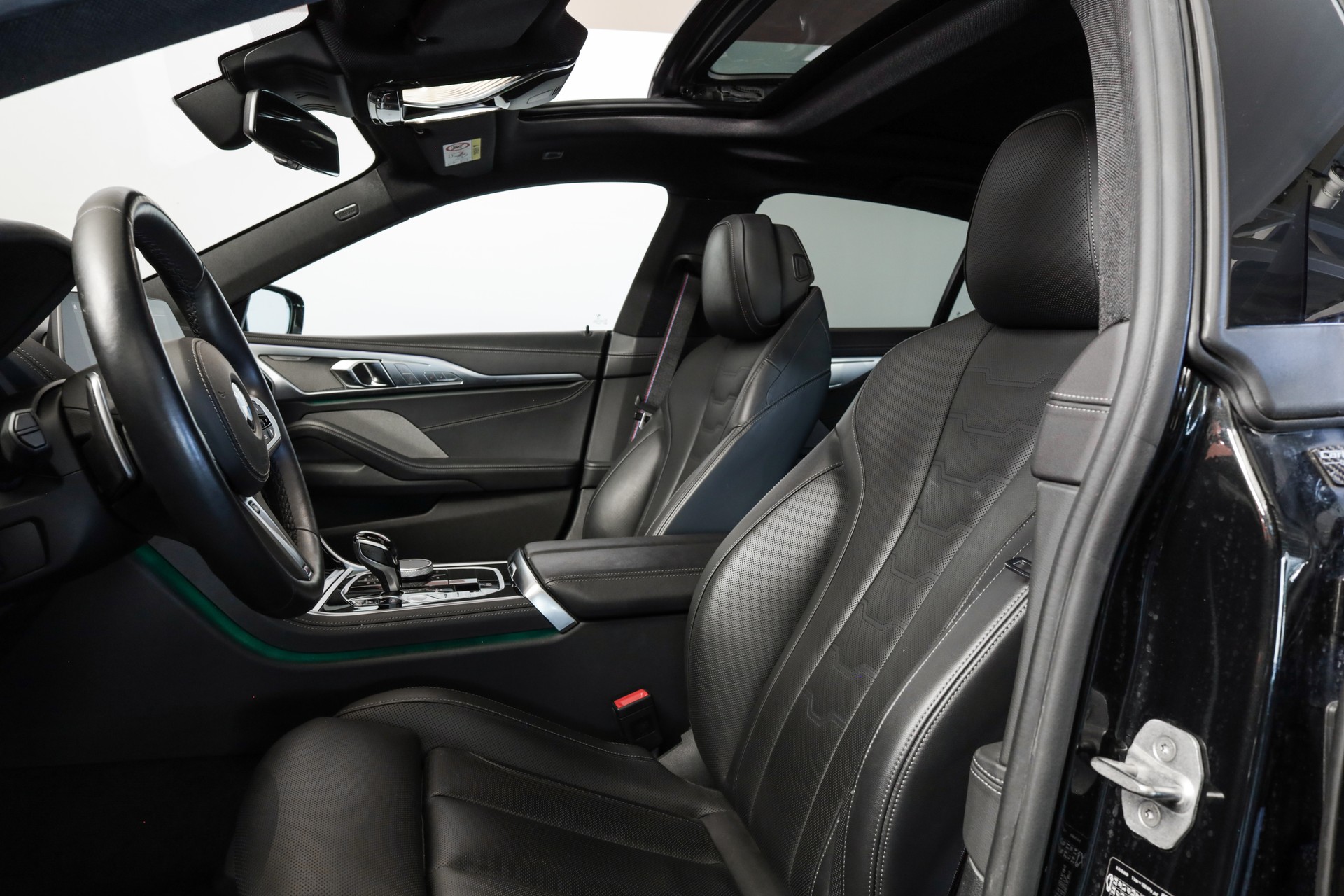 BMW 840d xDrive M Sport GranCoupé Laserlight • Toit panoramique • Jantes M 20"-image-9