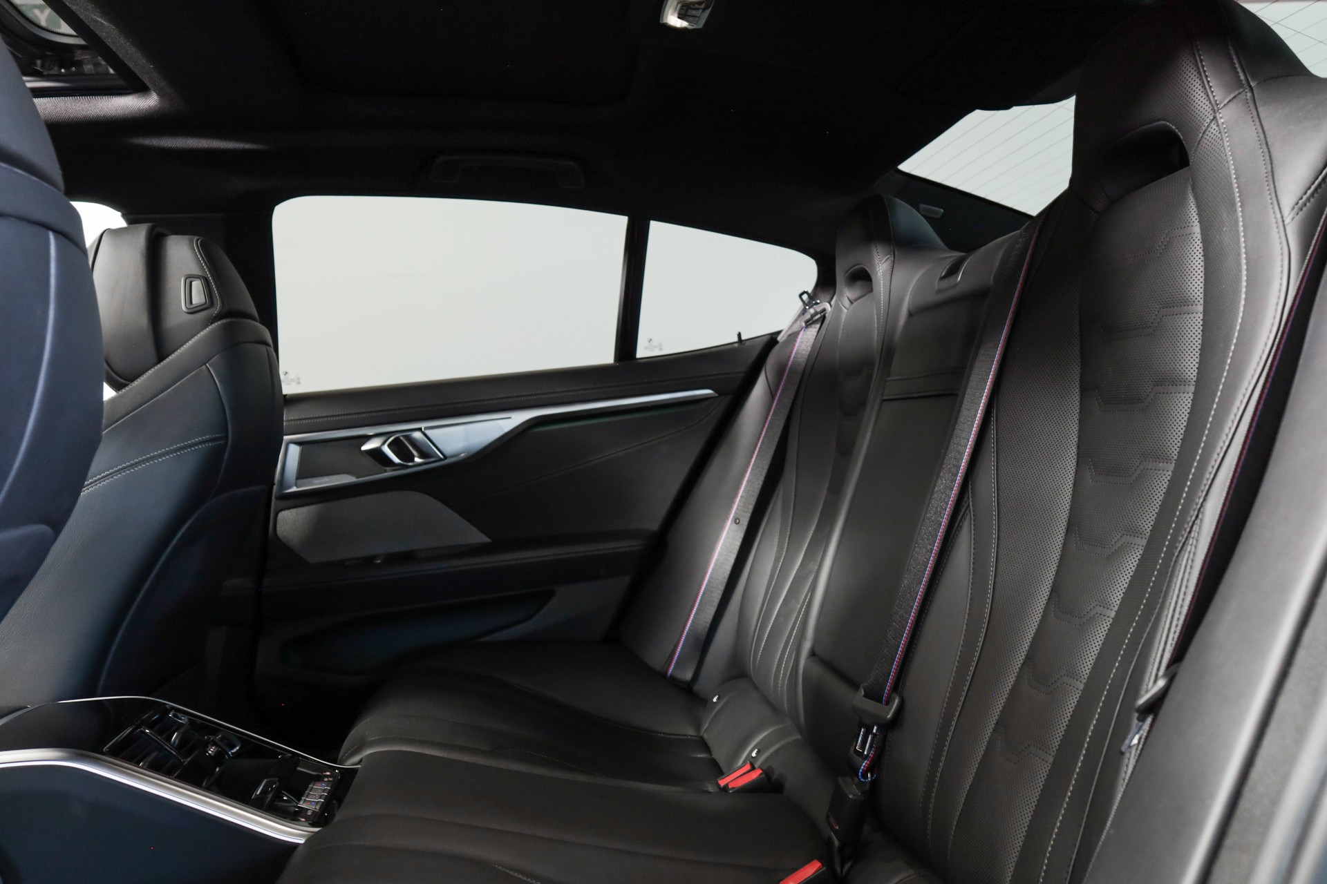 BMW 840d xDrive M Sport GranCoupé Laserlight • Toit panoramique • Jantes M 20"-image-24