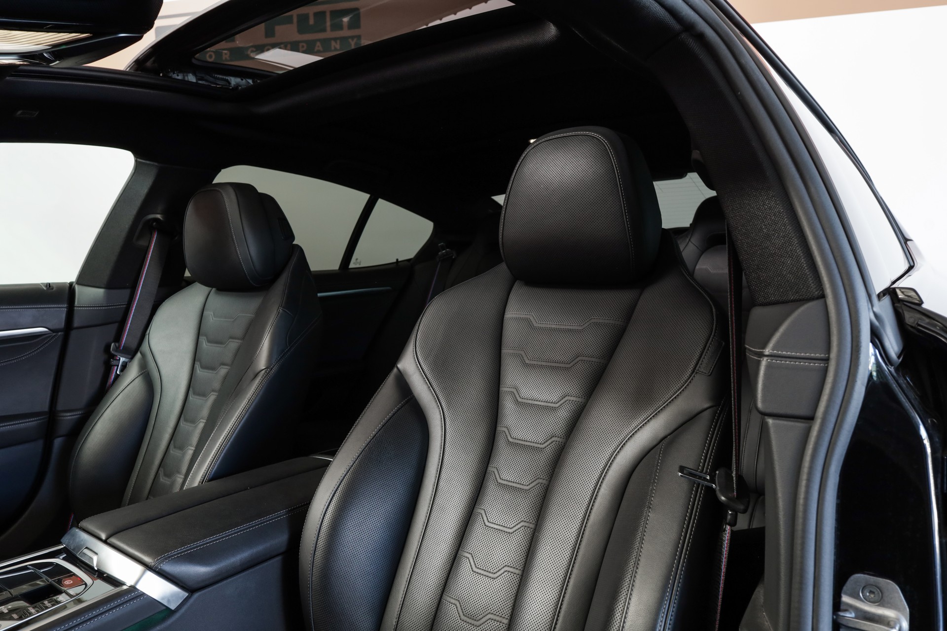 BMW 840d xDrive M Sport GranCoupé Laserlight • Toit panoramique • Jantes M 20"-image-8