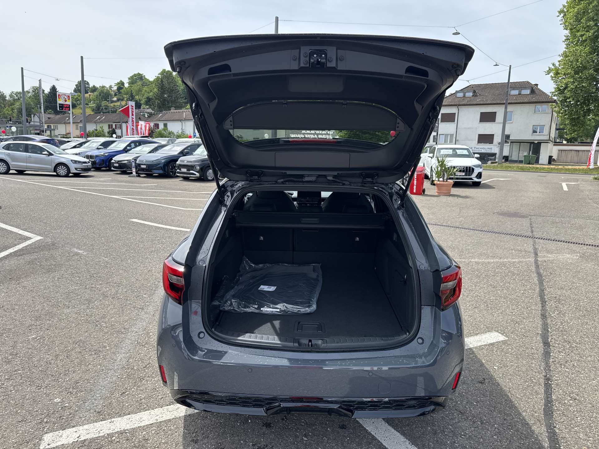 TOYOTA Corolla Touring Sports 2.0 HSD GR Sport e-CVT Automat-image-6