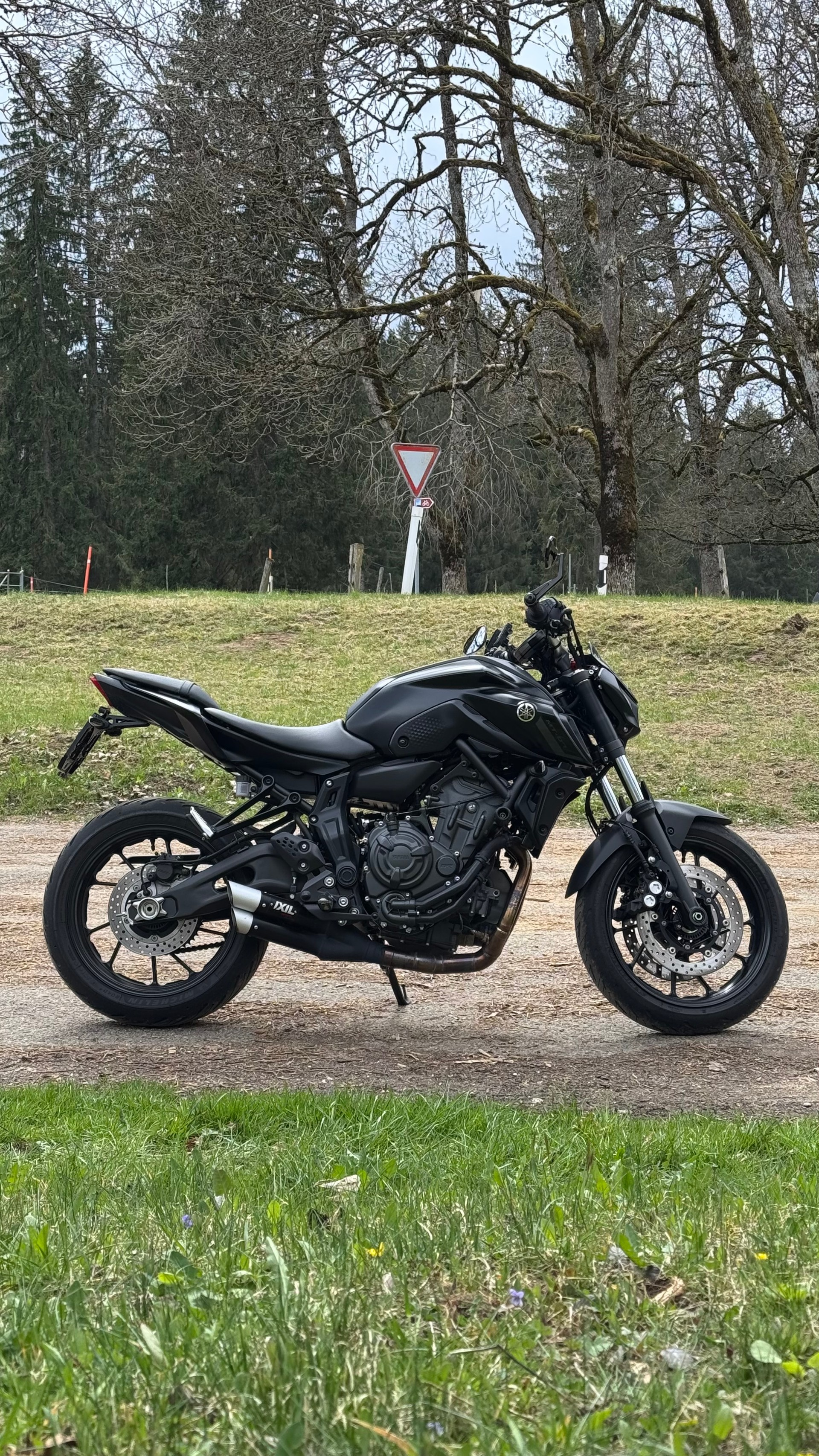 YAMAHA MT-07-image-1