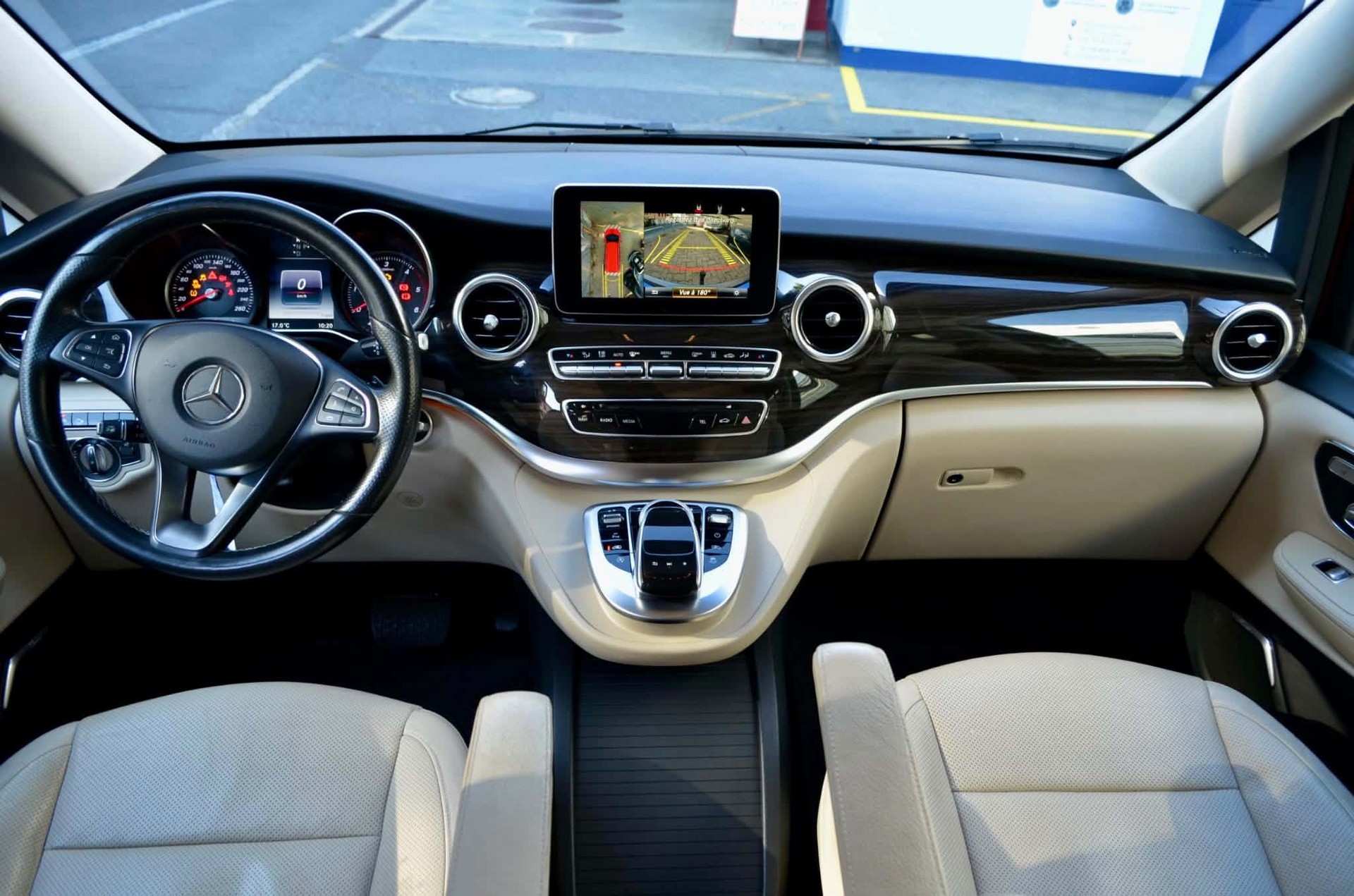 MERCEDES-BENZ V 250 d lang 4Matic 7G-Tronic-image-6