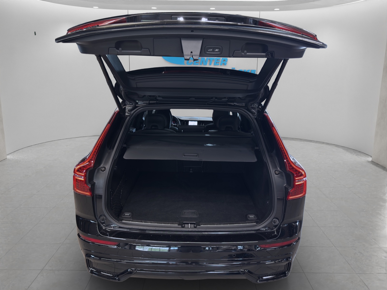 VOLVO XC60 2.0 T8 TE XCENTRIC Black Edition eAWD-image-4