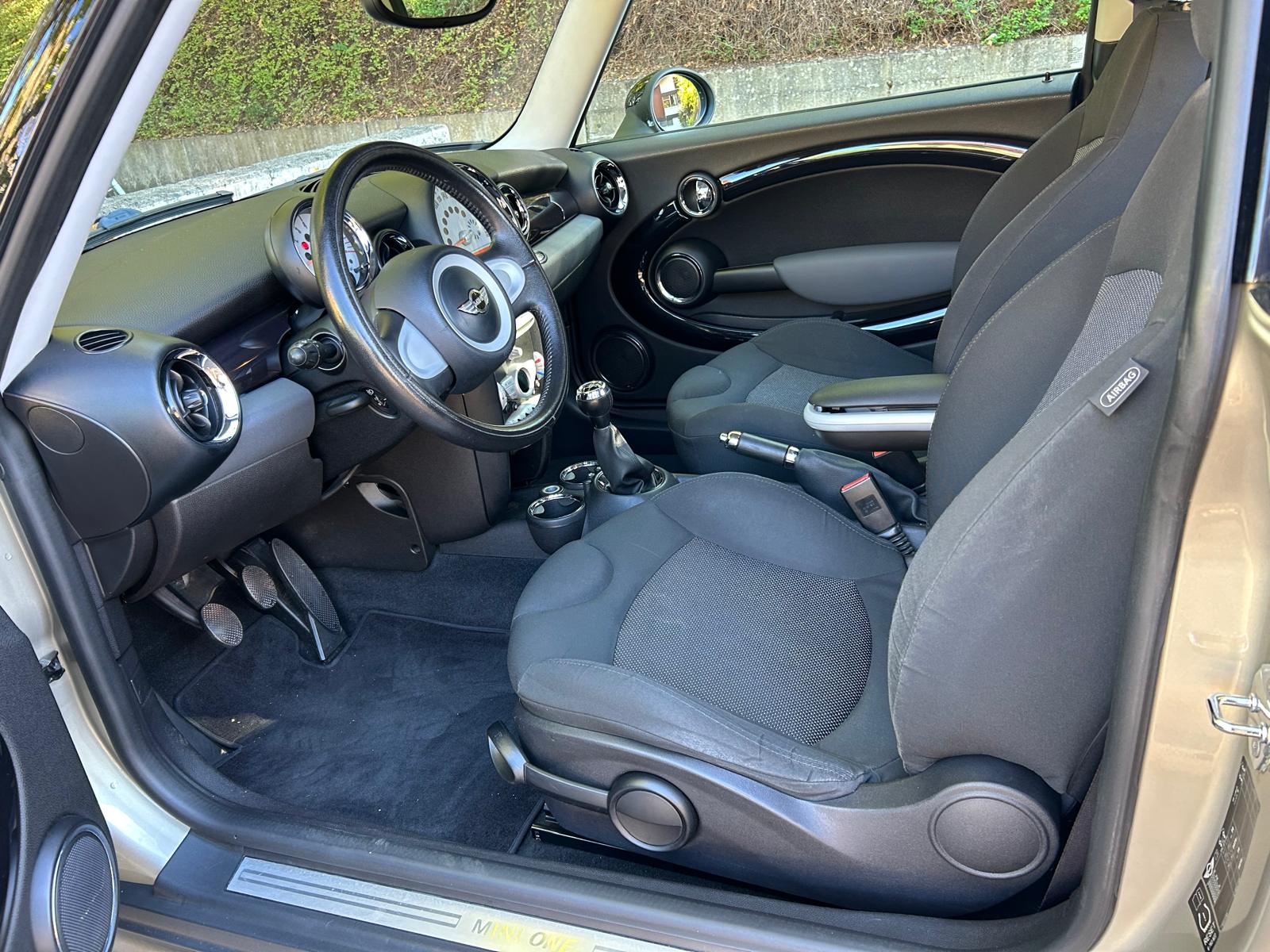 MINI 1.4i One-image-2