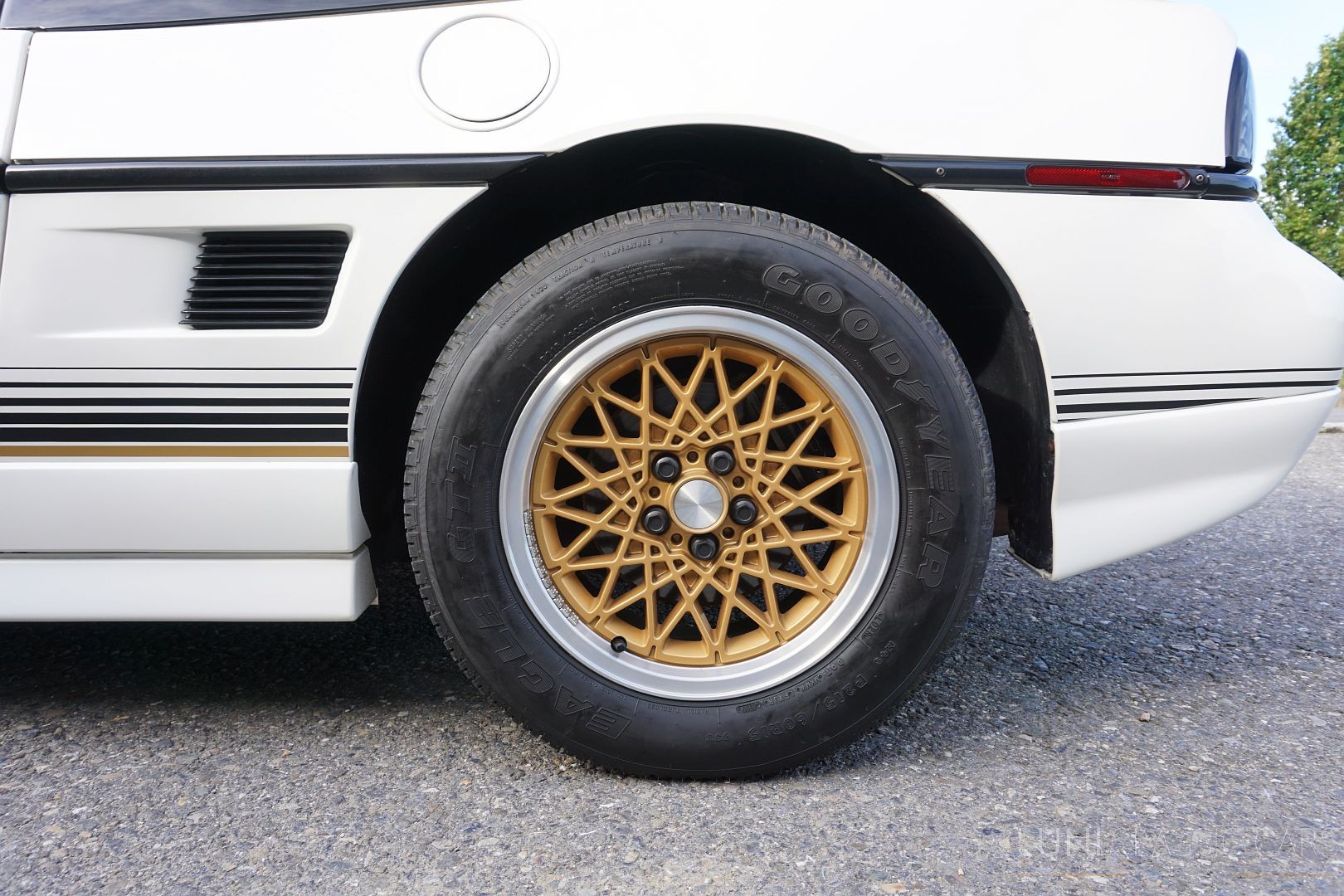 PONTIAC Fiero GT-image-12