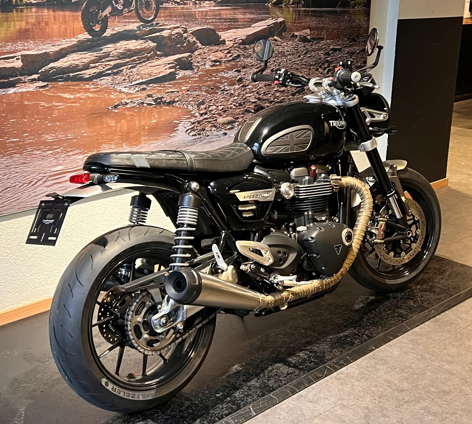 TRIUMPH Speed Twin 1200-image-5