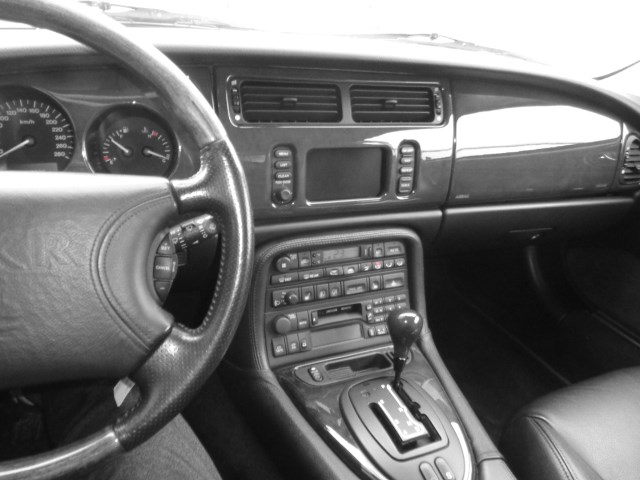JAGUAR XKR S/C Convertible-image-5