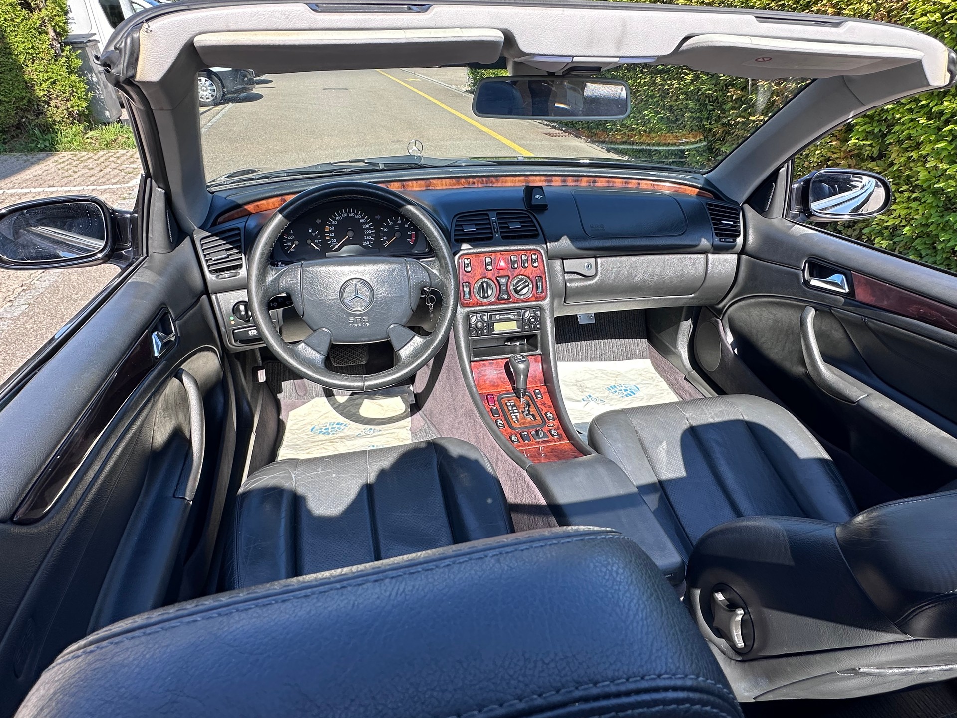 MERCEDES-BENZ CLK 320 Elégance Automatic-image-12
