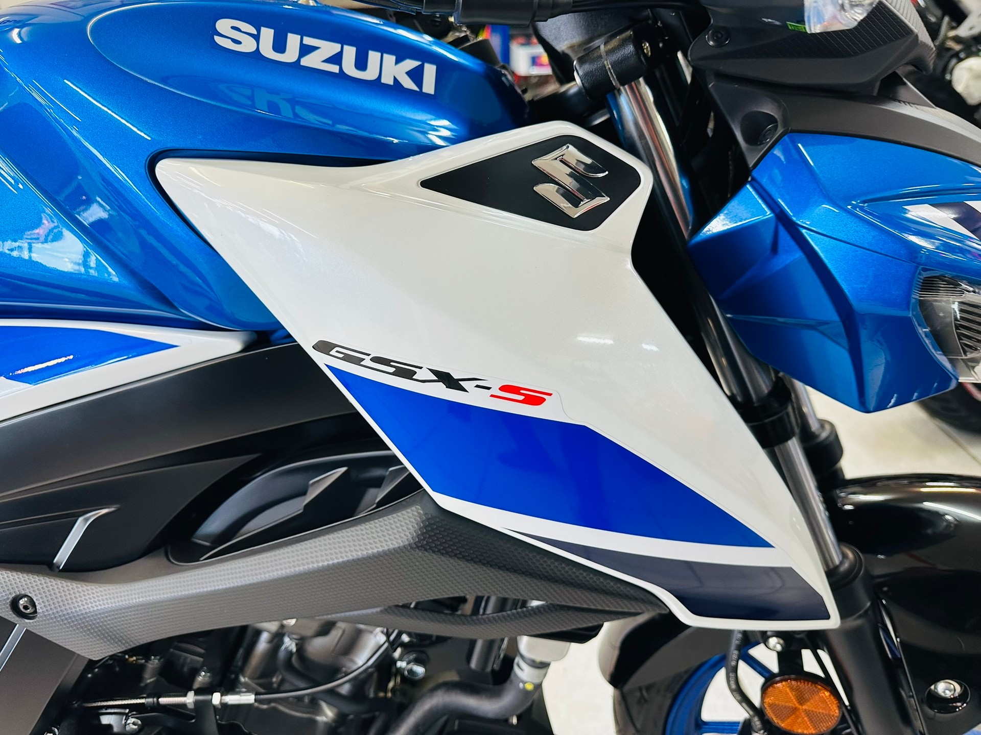 SUZUKI GSX-S 125-image-2