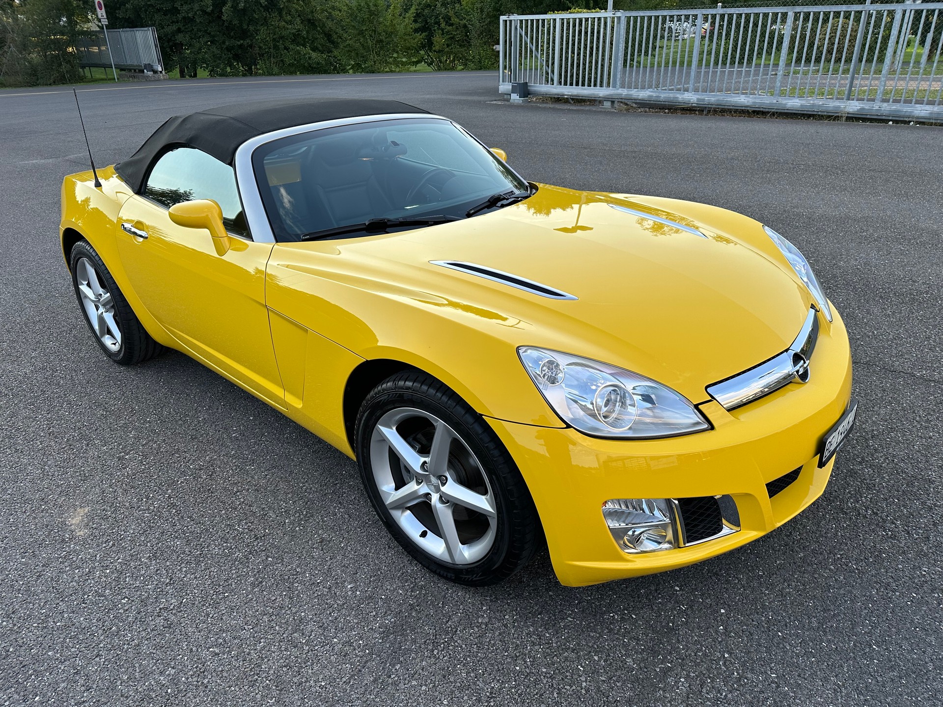 OPEL GT 2.0 Turbo-image-4