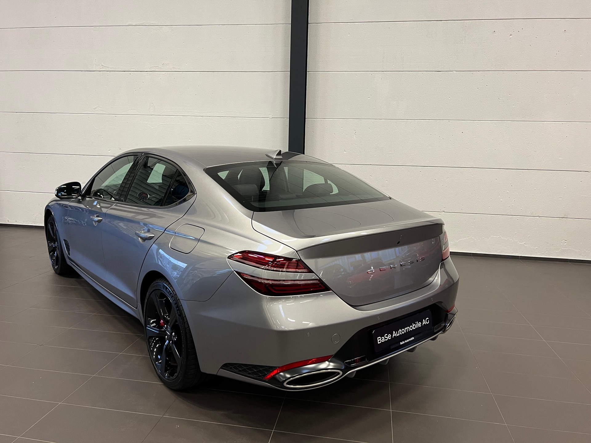 GENESIS G70 2.0 TGDI Sport AT8 AWD-image-12