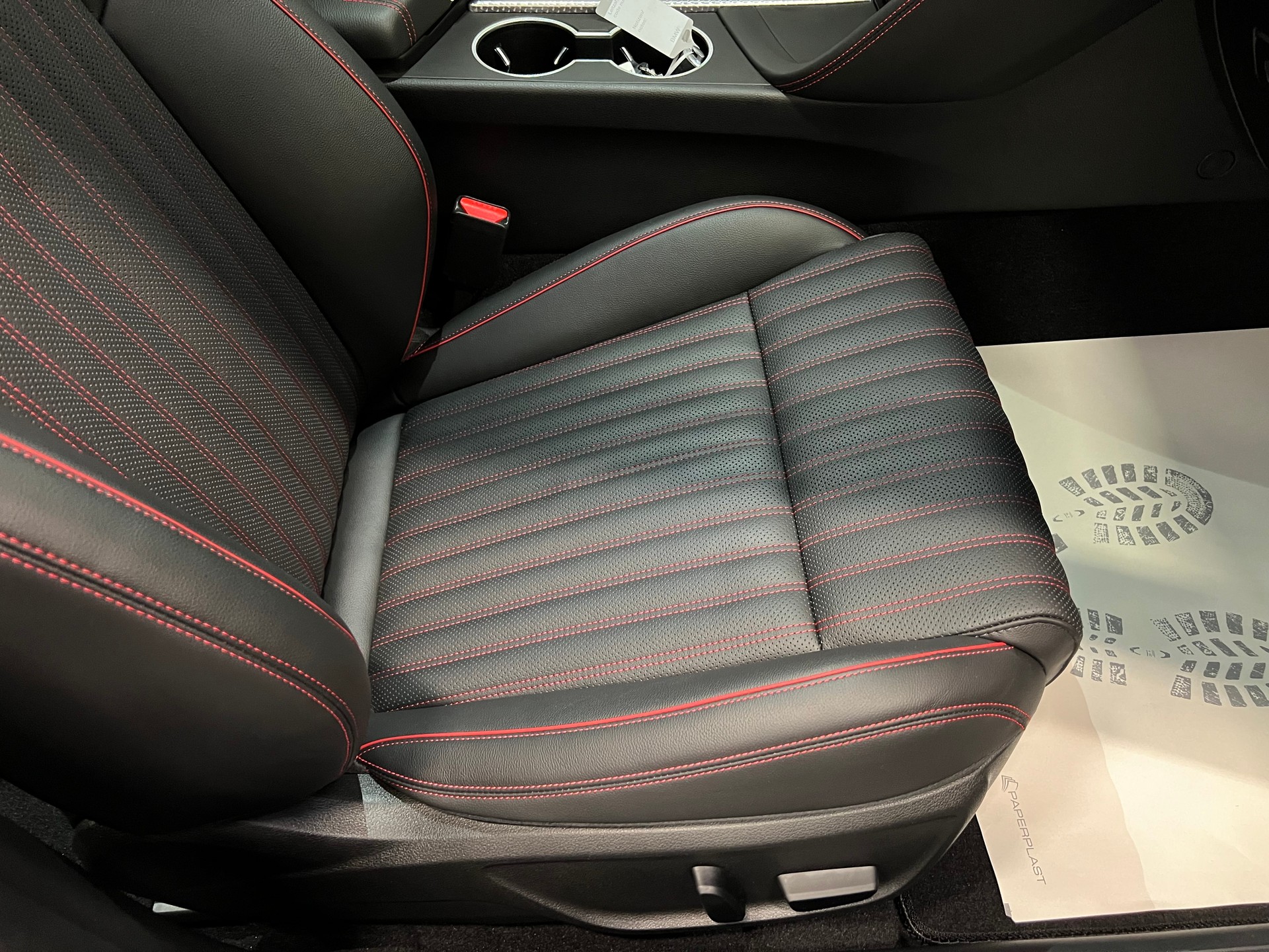 GENESIS G70 2.0 TGDI Sport AT8 AWD-image-21