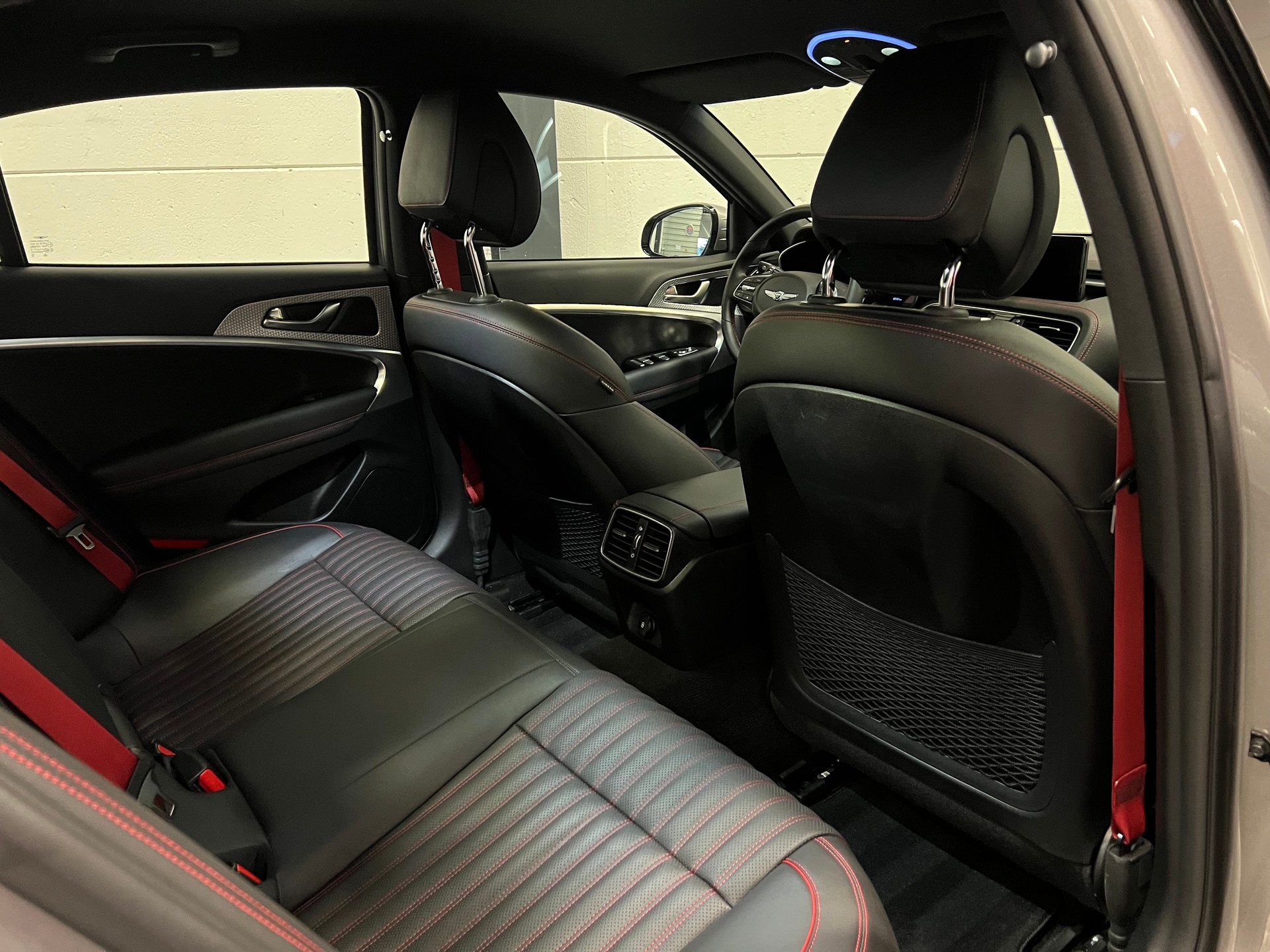 GENESIS G70 2.0 TGDI Sport AT8 AWD-image-22