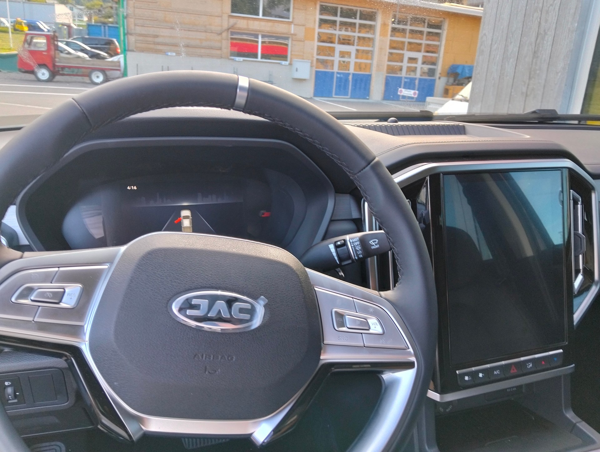 JAC T9EV 88kWh Advance 4x4-image-4
