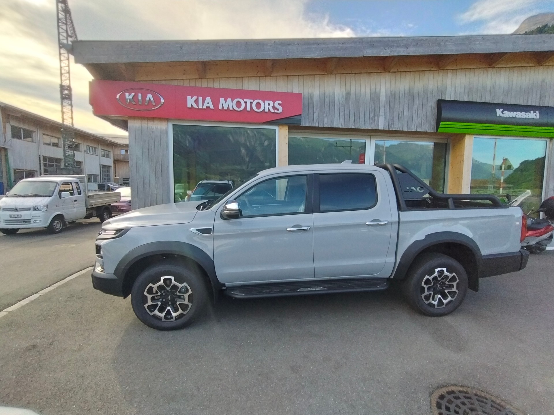 JAC T9EV 88kWh Advance 4x4-image-1